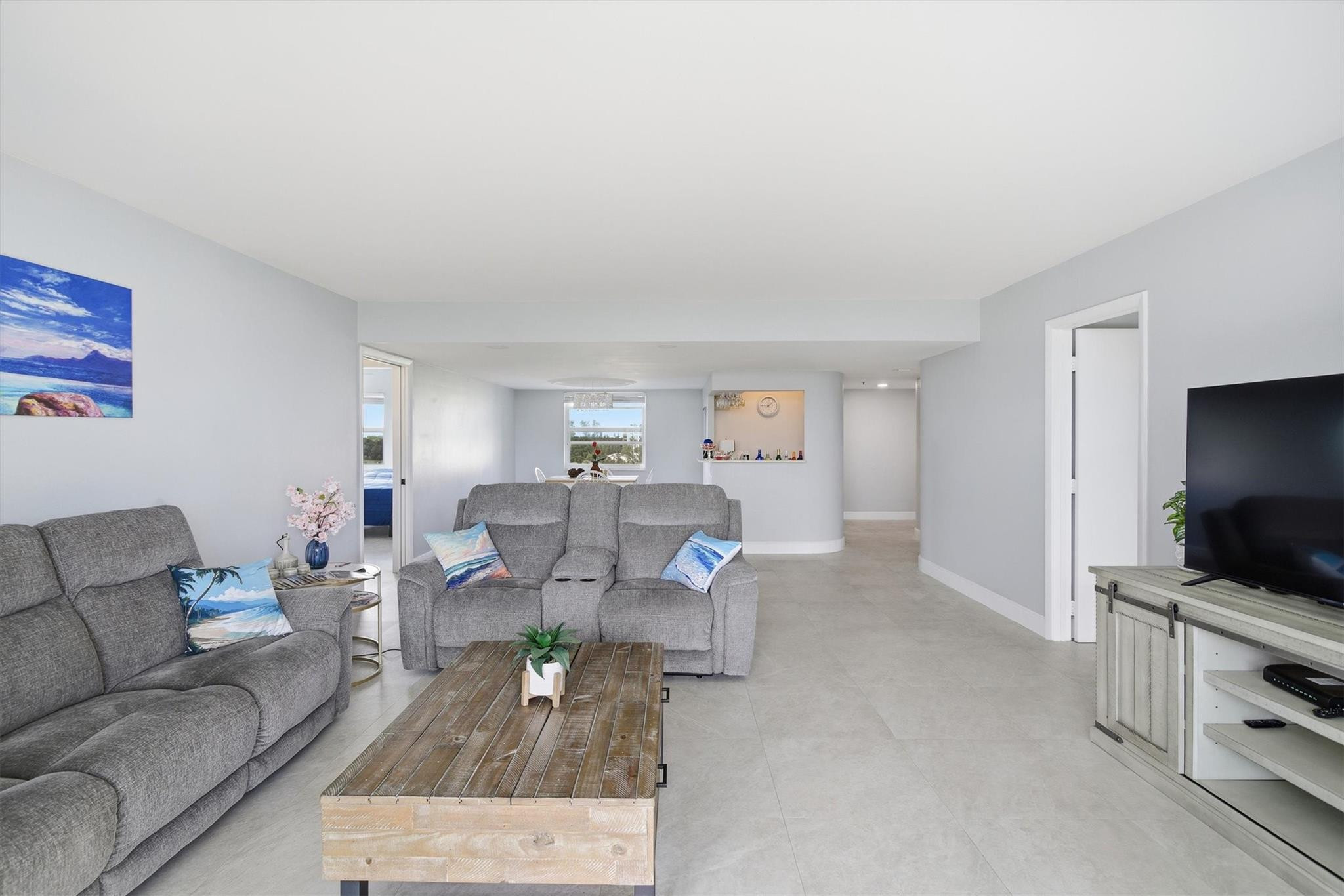 3910 Inverrary Boulevard 708-b Property Photo 9