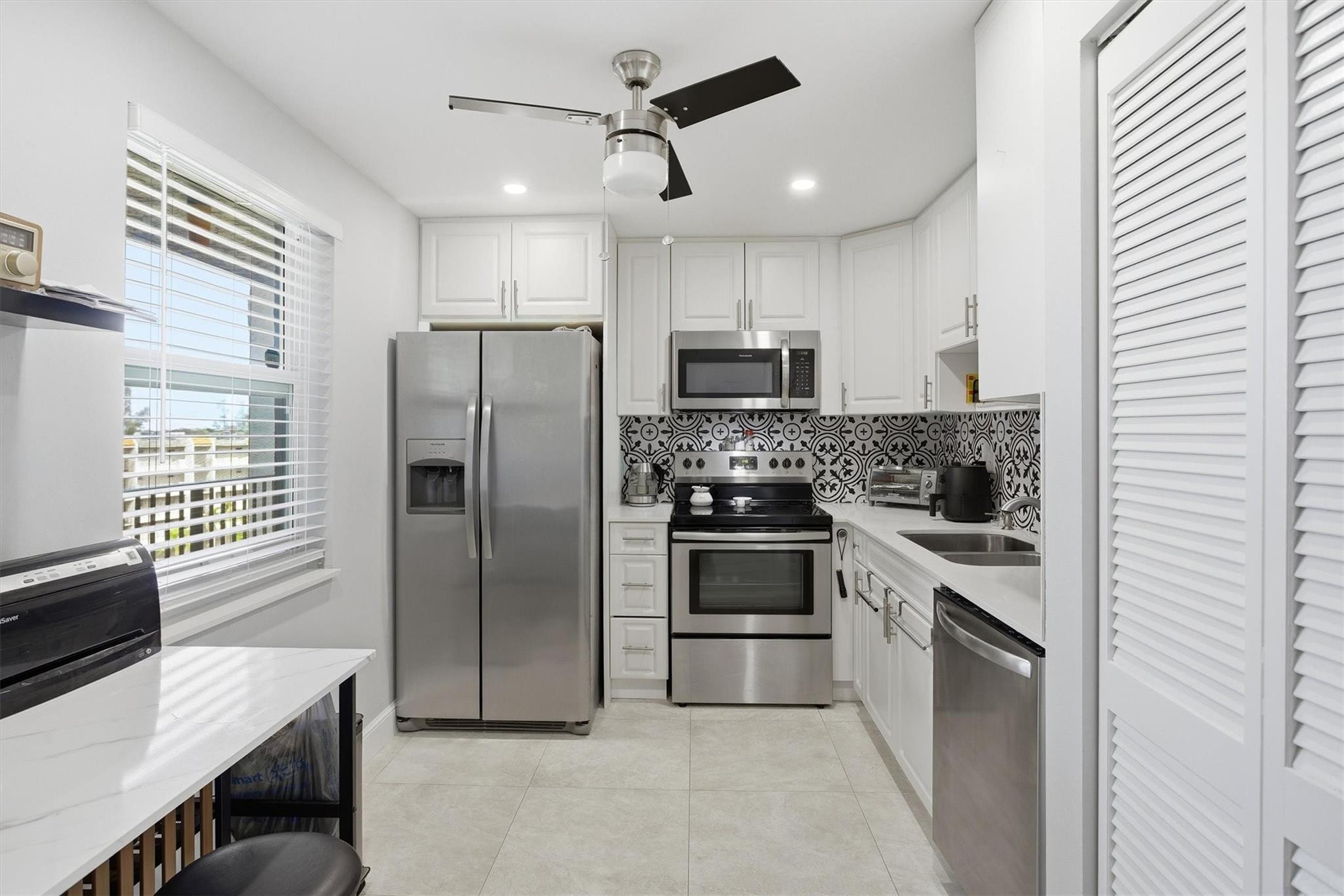 3910 Inverrary Boulevard 708-b Property Photo 14