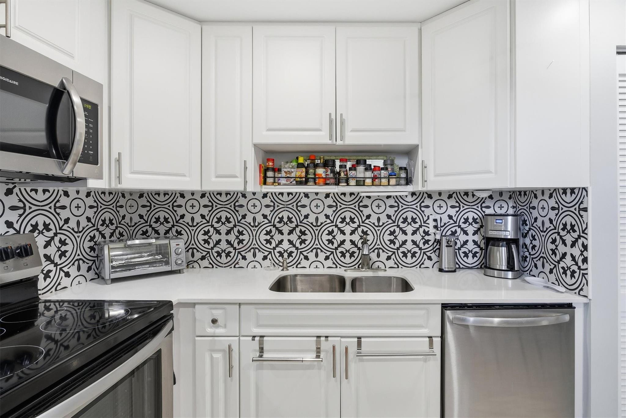 3910 Inverrary Boulevard 708-b Property Photo 16