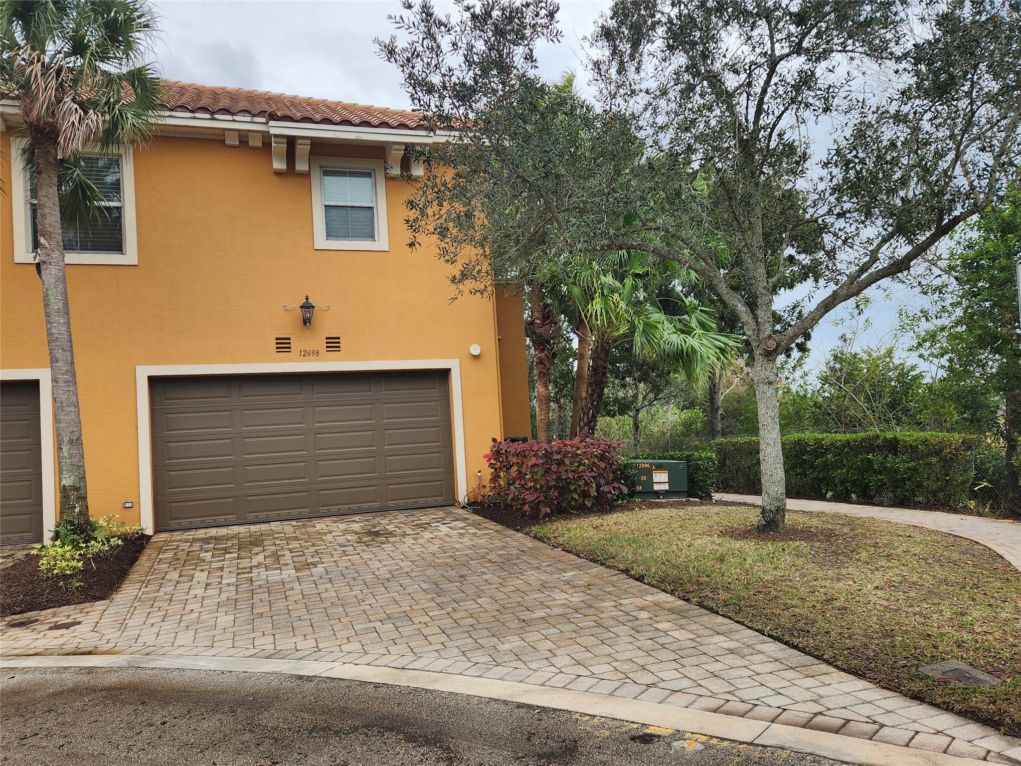 12698 Nw 32nd Place Property Photo 4