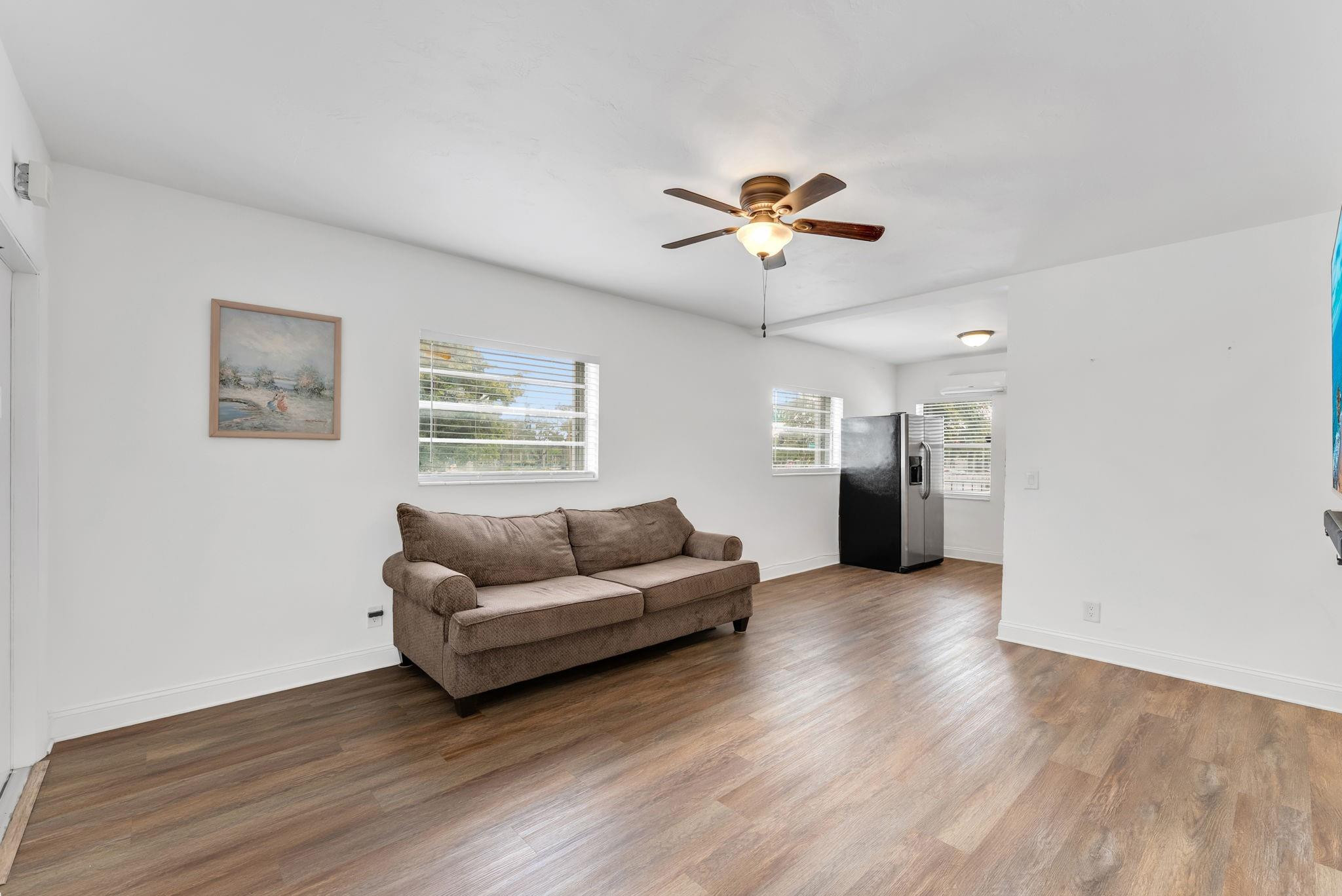 7401 Pines Boulevard 201 Property Photo 4