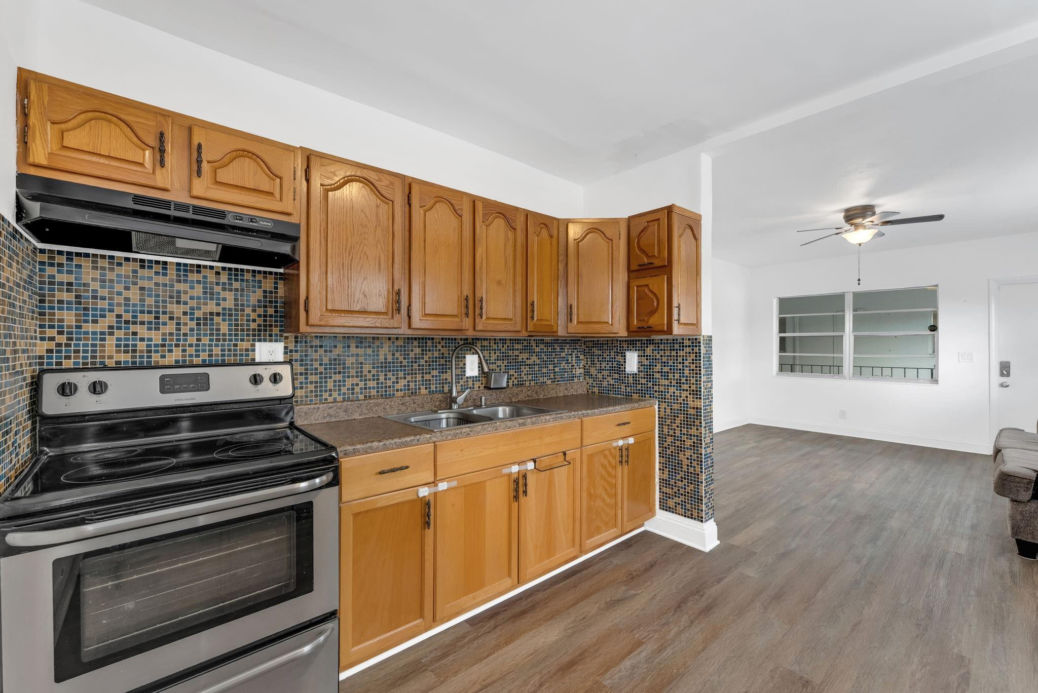 7401 Pines Boulevard 201 Property Photo 8