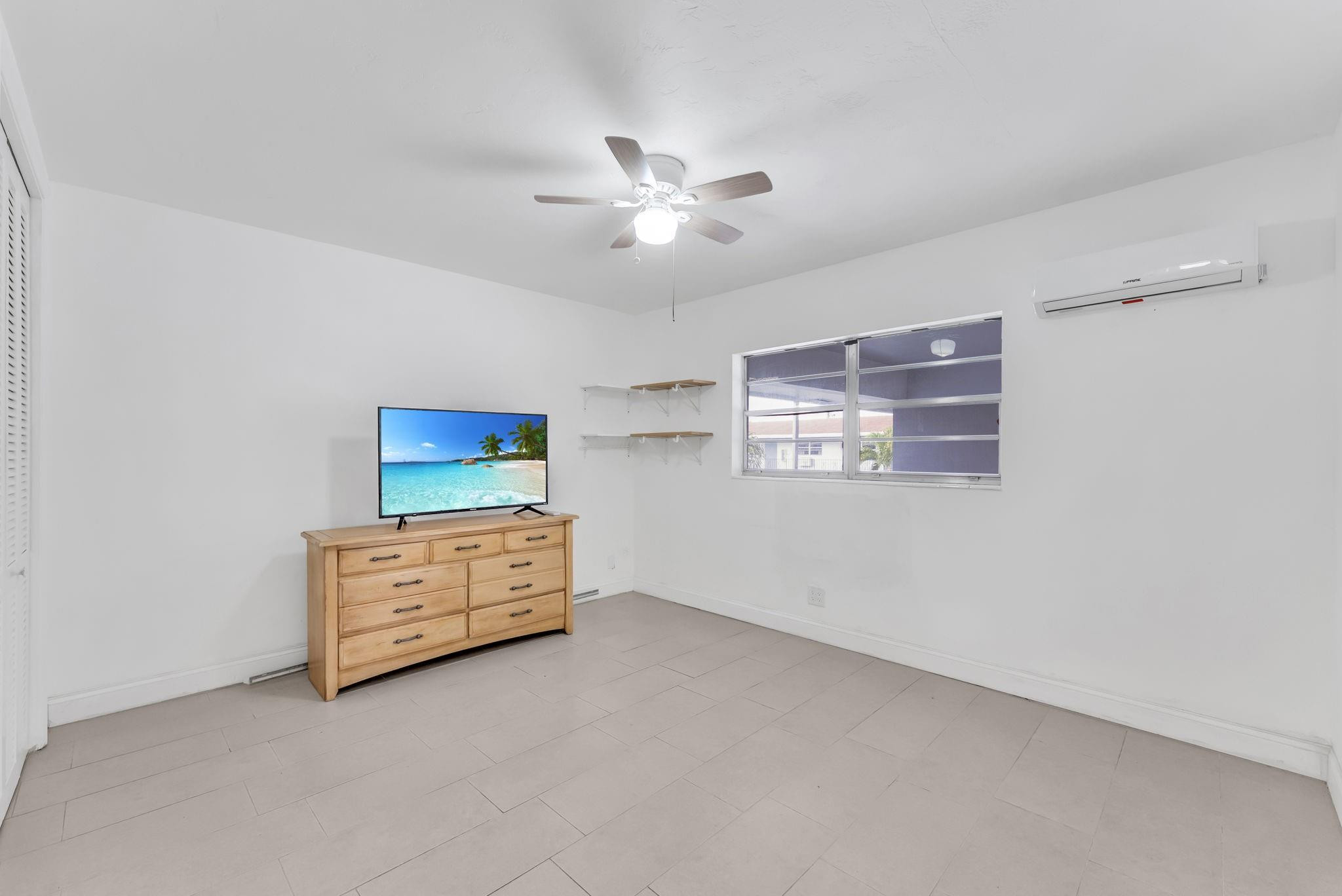 7401 Pines Boulevard 201 Property Photo 10