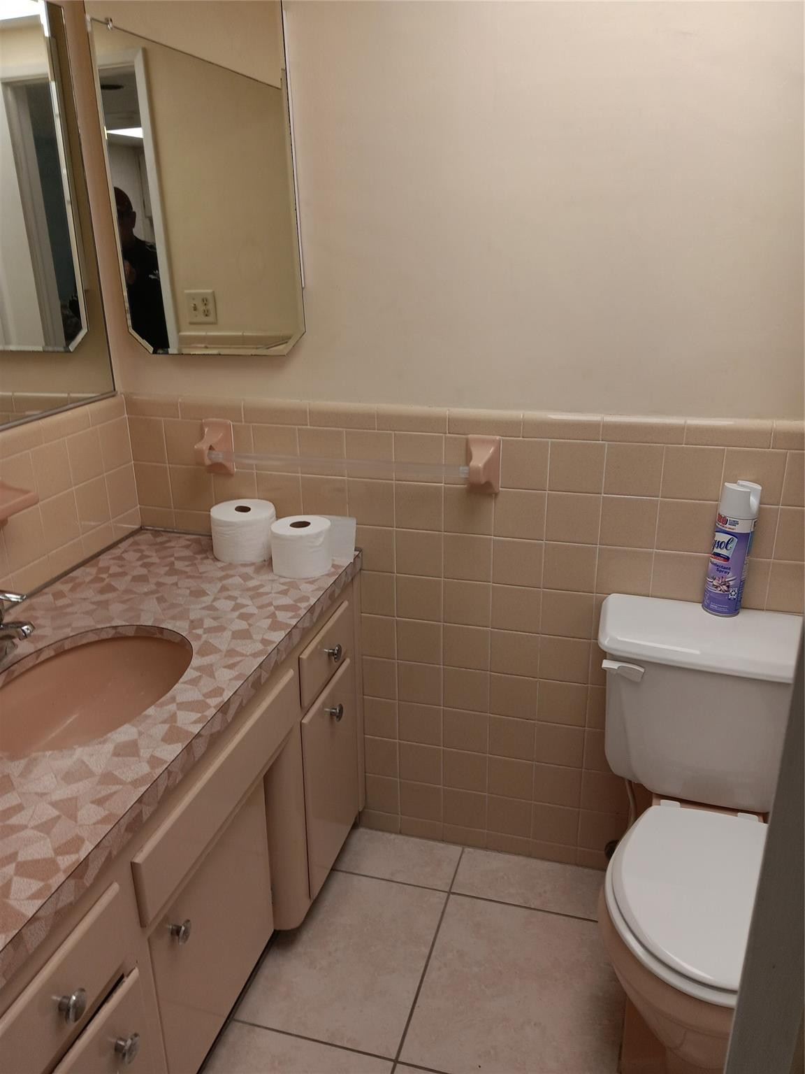 1110 N Riverside Drive 26 Property Photo 6
