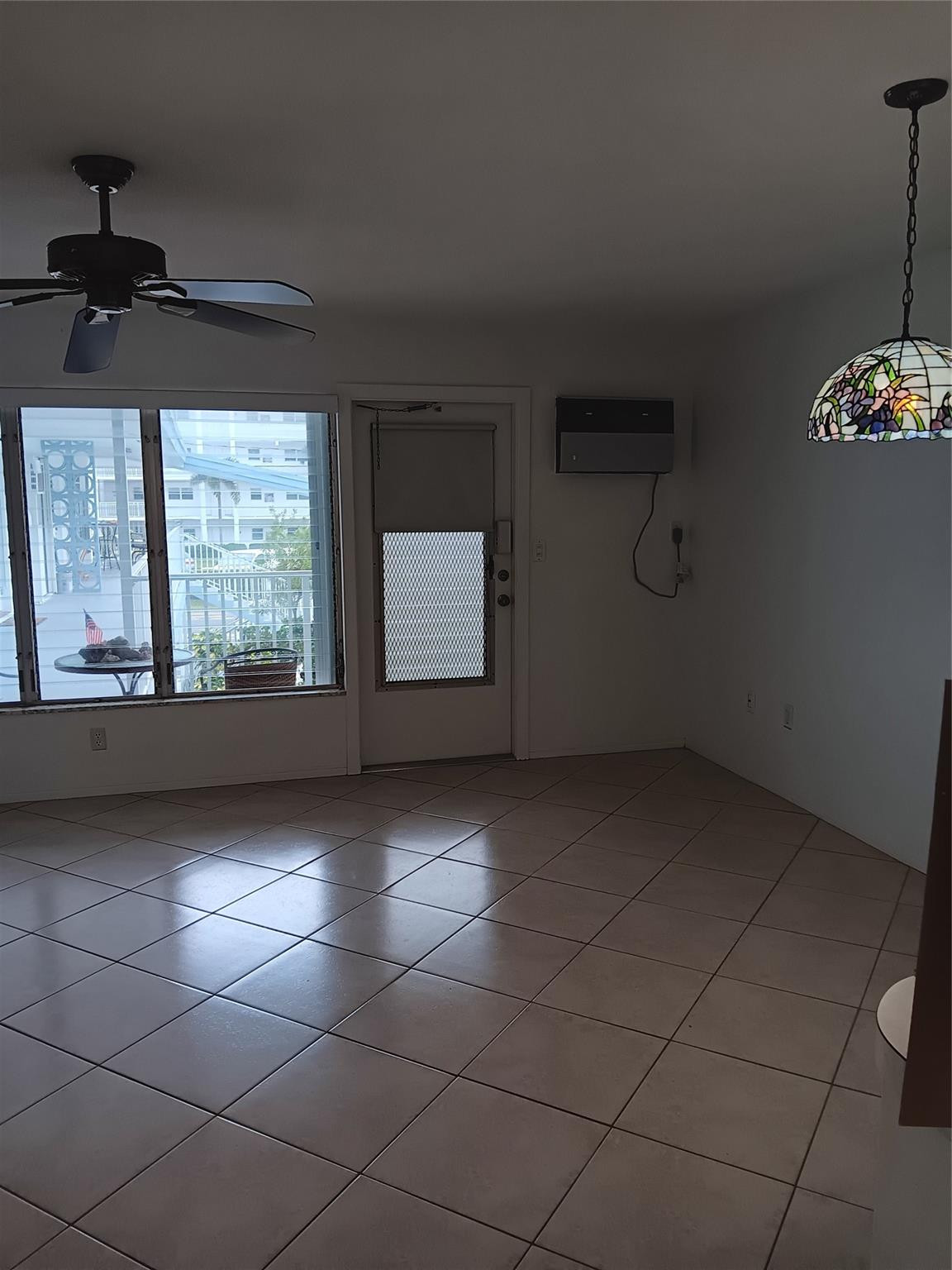 1110 N Riverside Drive 26 Property Photo 14