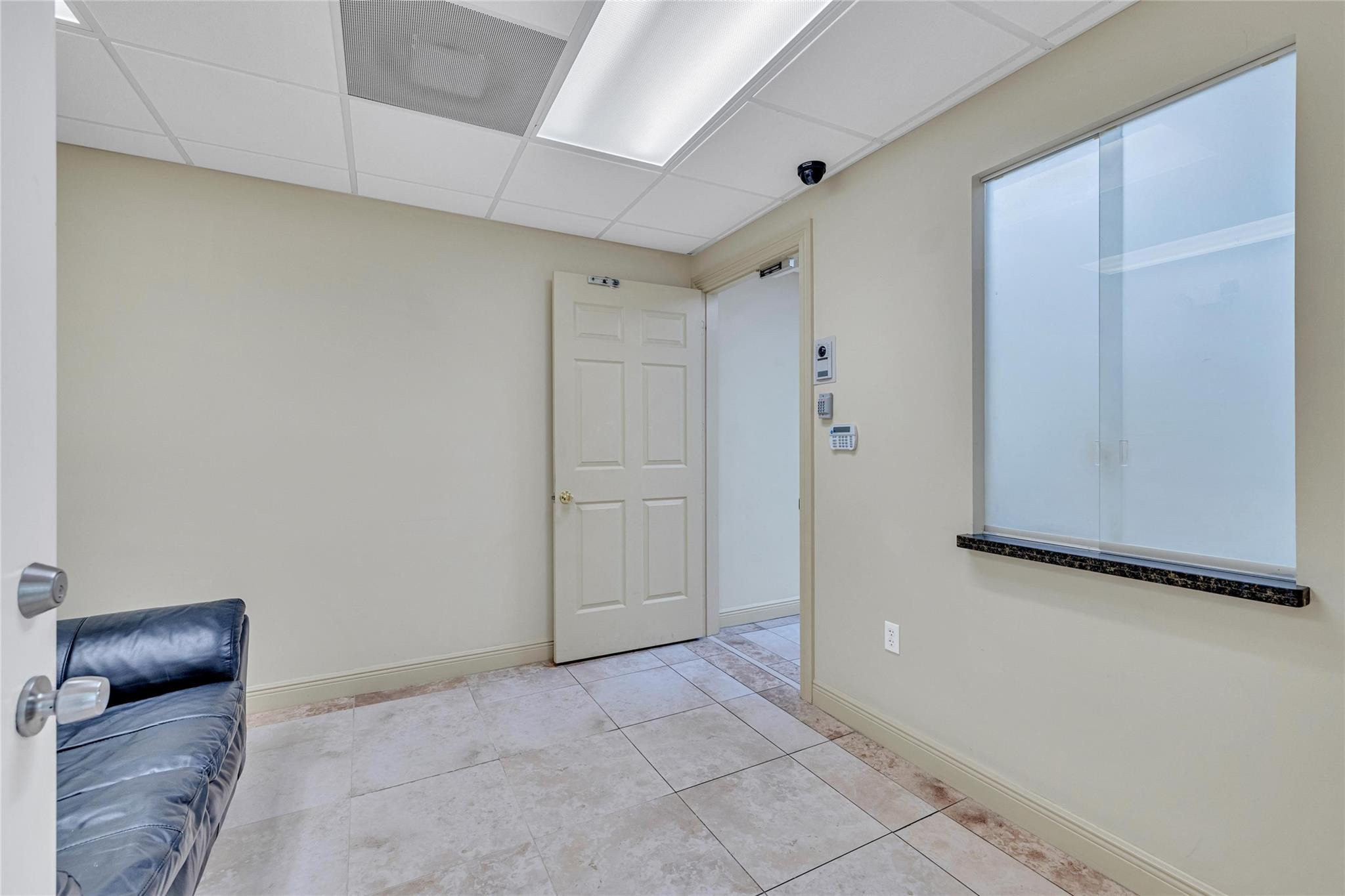 1400 E Oakland Park Boulevard 103 Property Photo 3