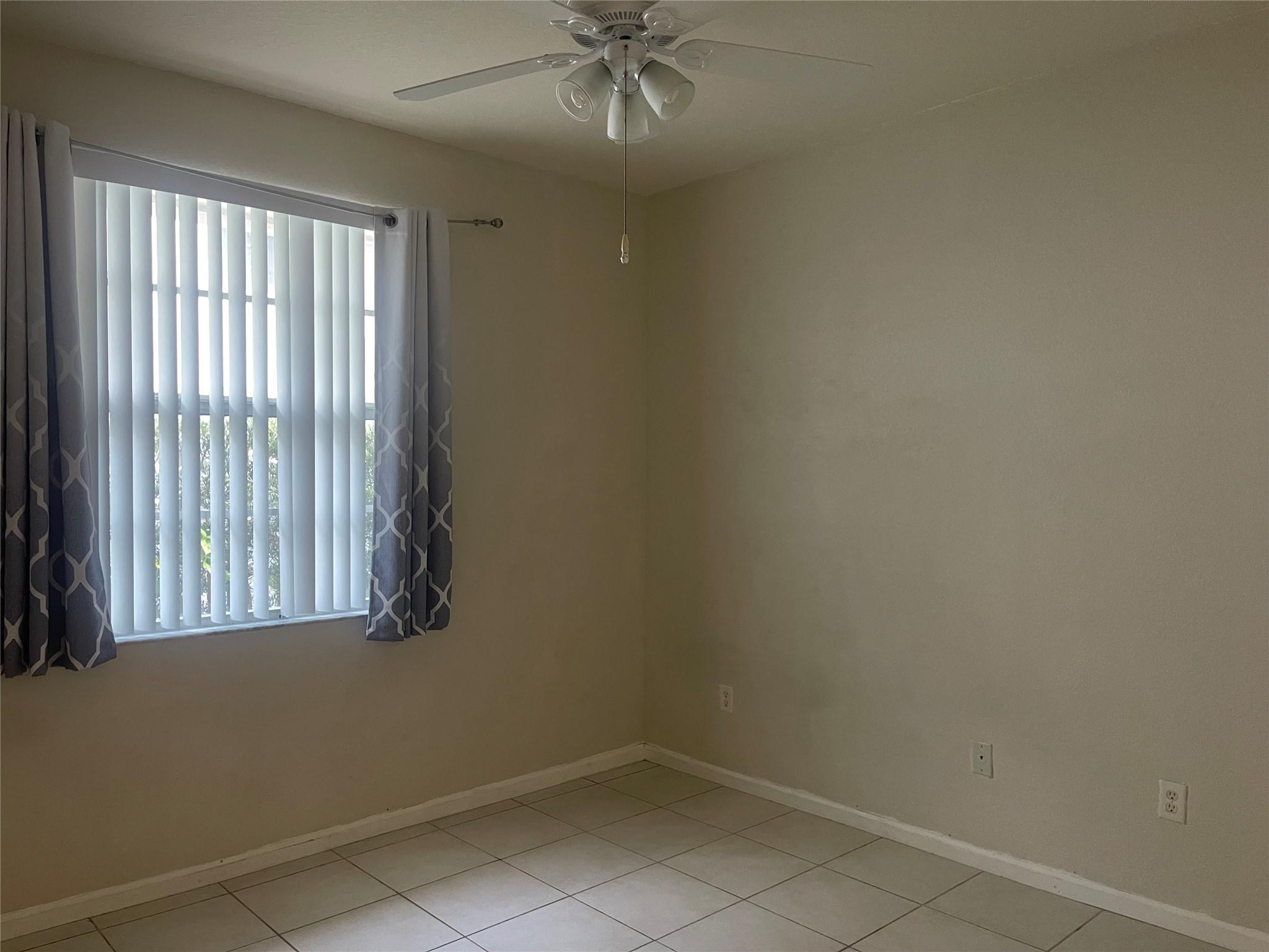717 Ne 4th Street Property Photo 5