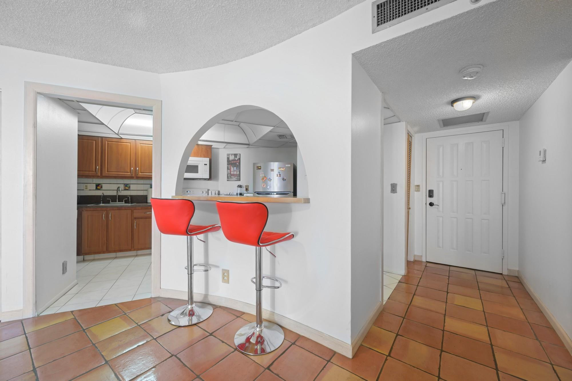 600 Parkview Drive 1111 (ph11) Property Photo 10