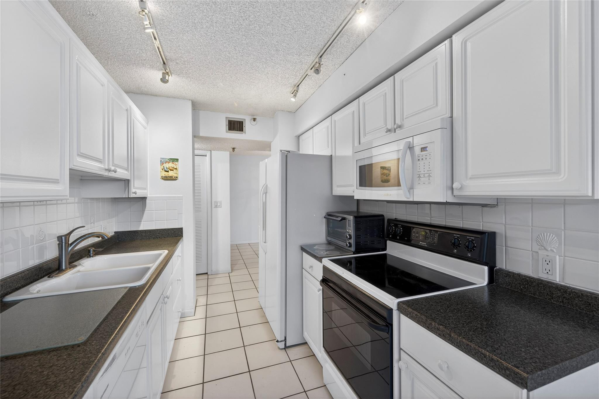 1500 N Ocean Boulevard 203 Property Photo 8