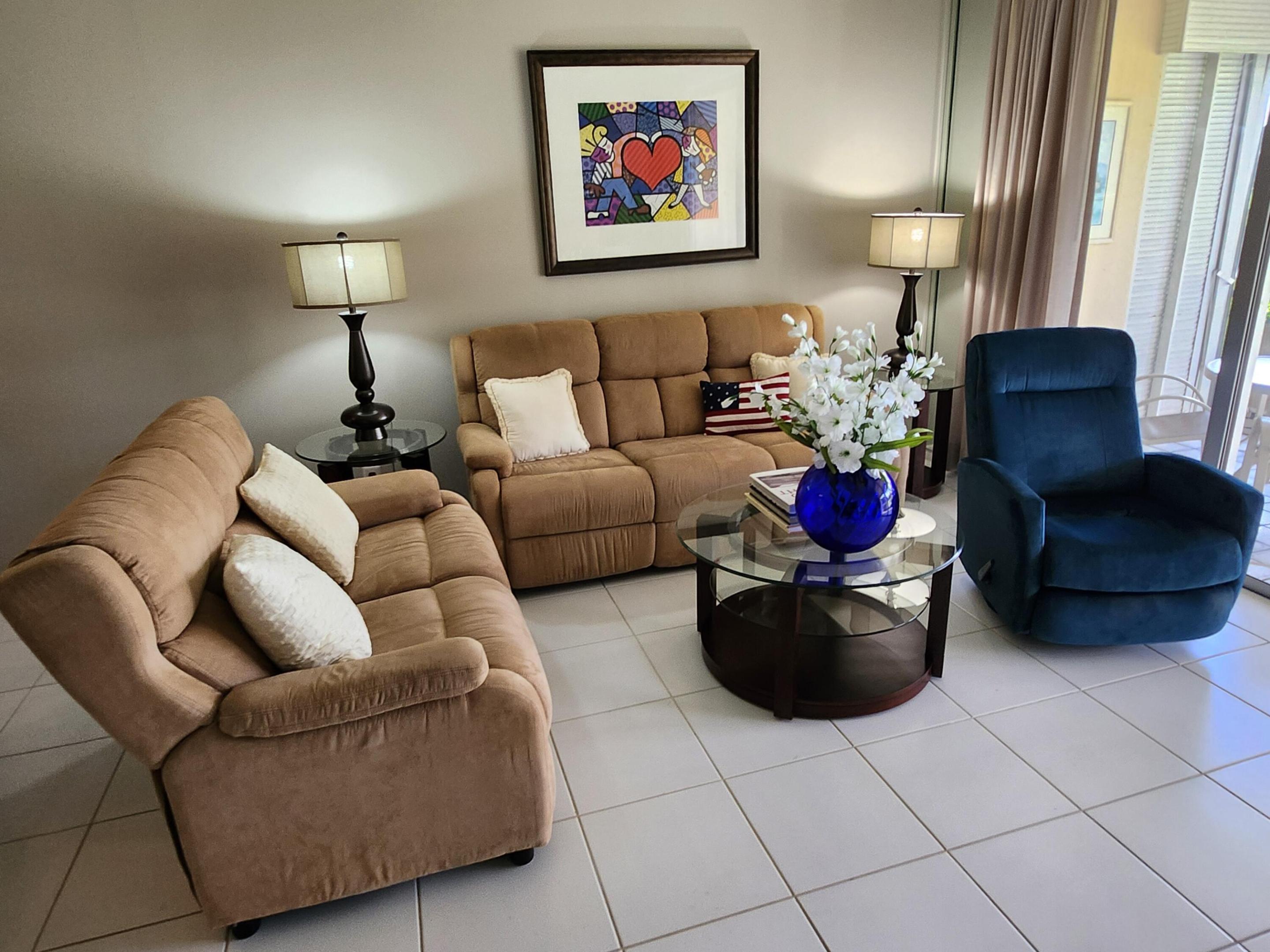 4030 W Palm Aire Drive 101 Property Photo 4