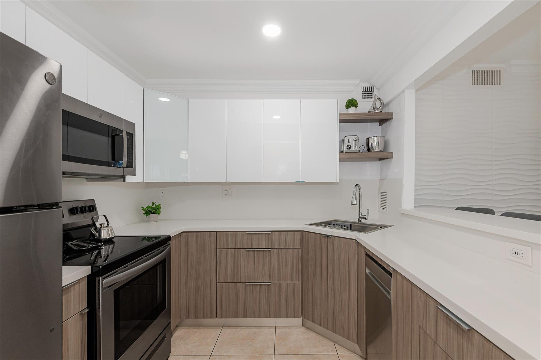 3140 S Ocean Drive 509 Property Photo 5