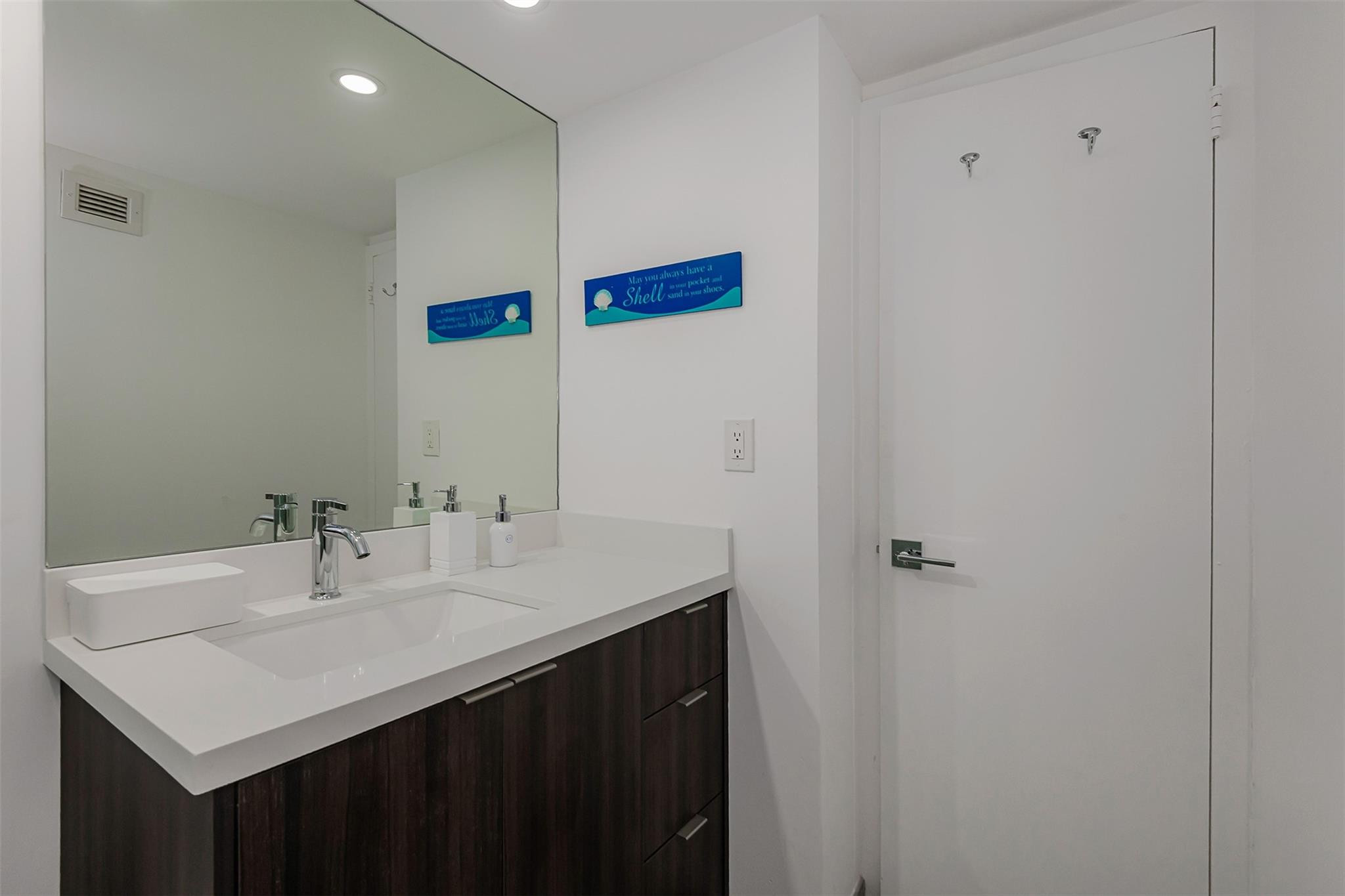 3140 S Ocean Drive 509 Property Photo 25