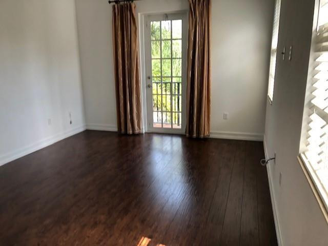 6903 Julia Gardens Drive Property Photo 10