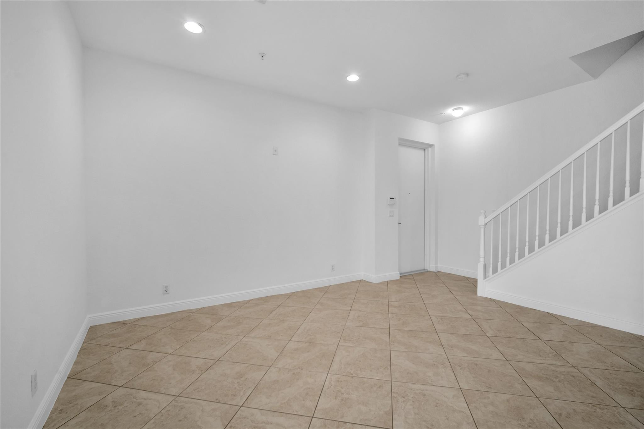 6809 N Lakeside Circle 101 Property Photo 6