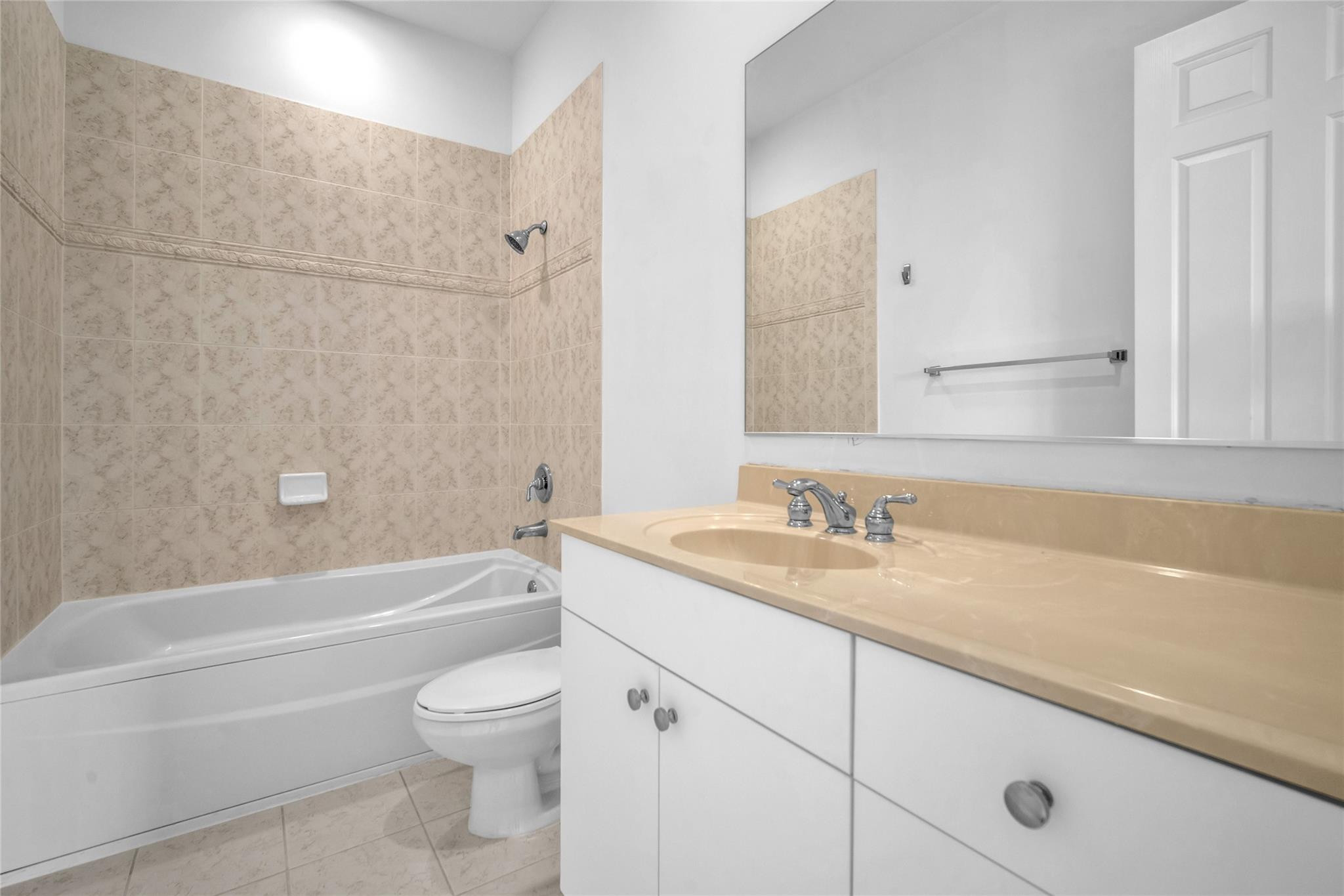 6809 N Lakeside Circle 101 Property Photo 15