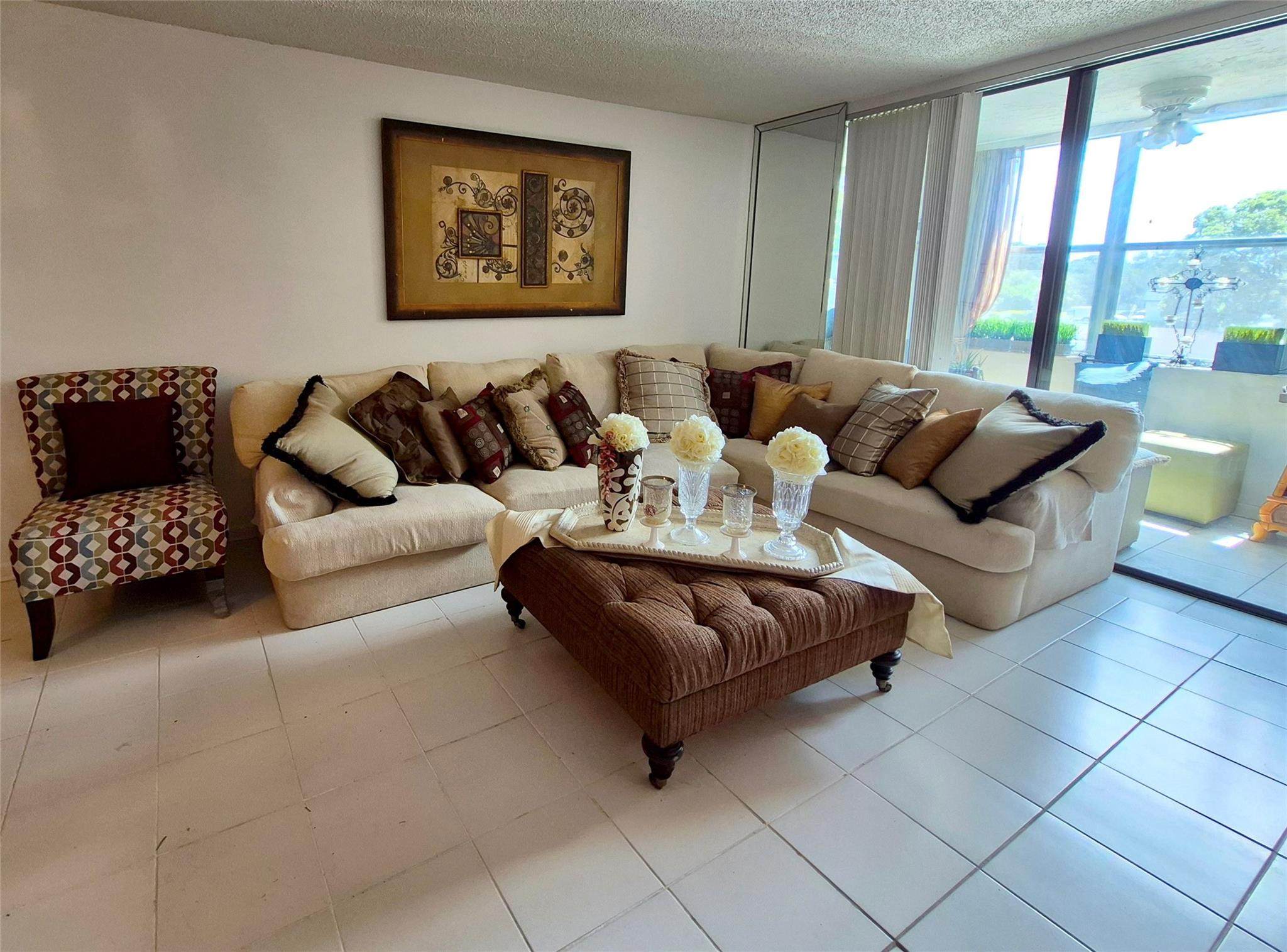 2840 Somerset Drive 208m Property Photo 5