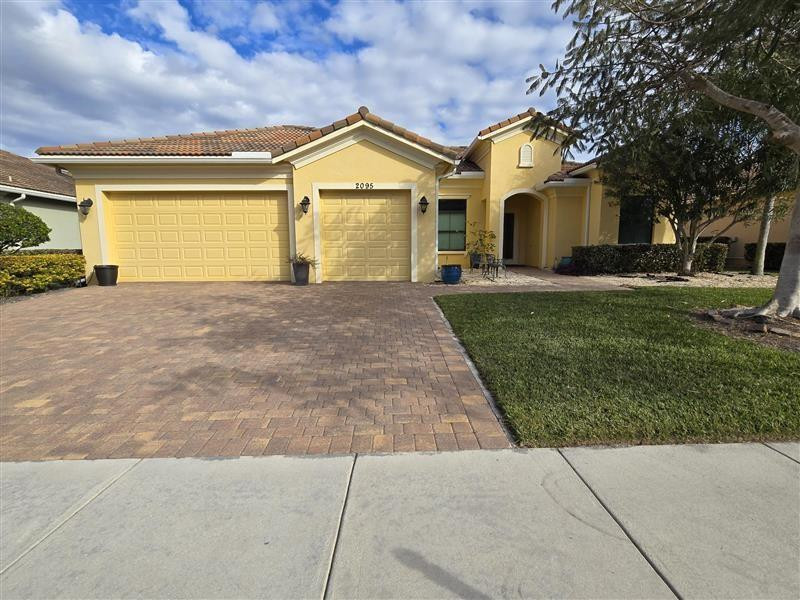 2095 Nw Diamond Creek Way Property Photo 1