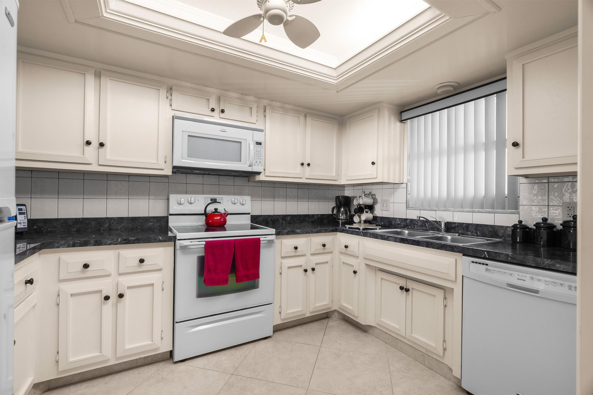 1850 S Ocean Boulevard 502 Property Photo 10
