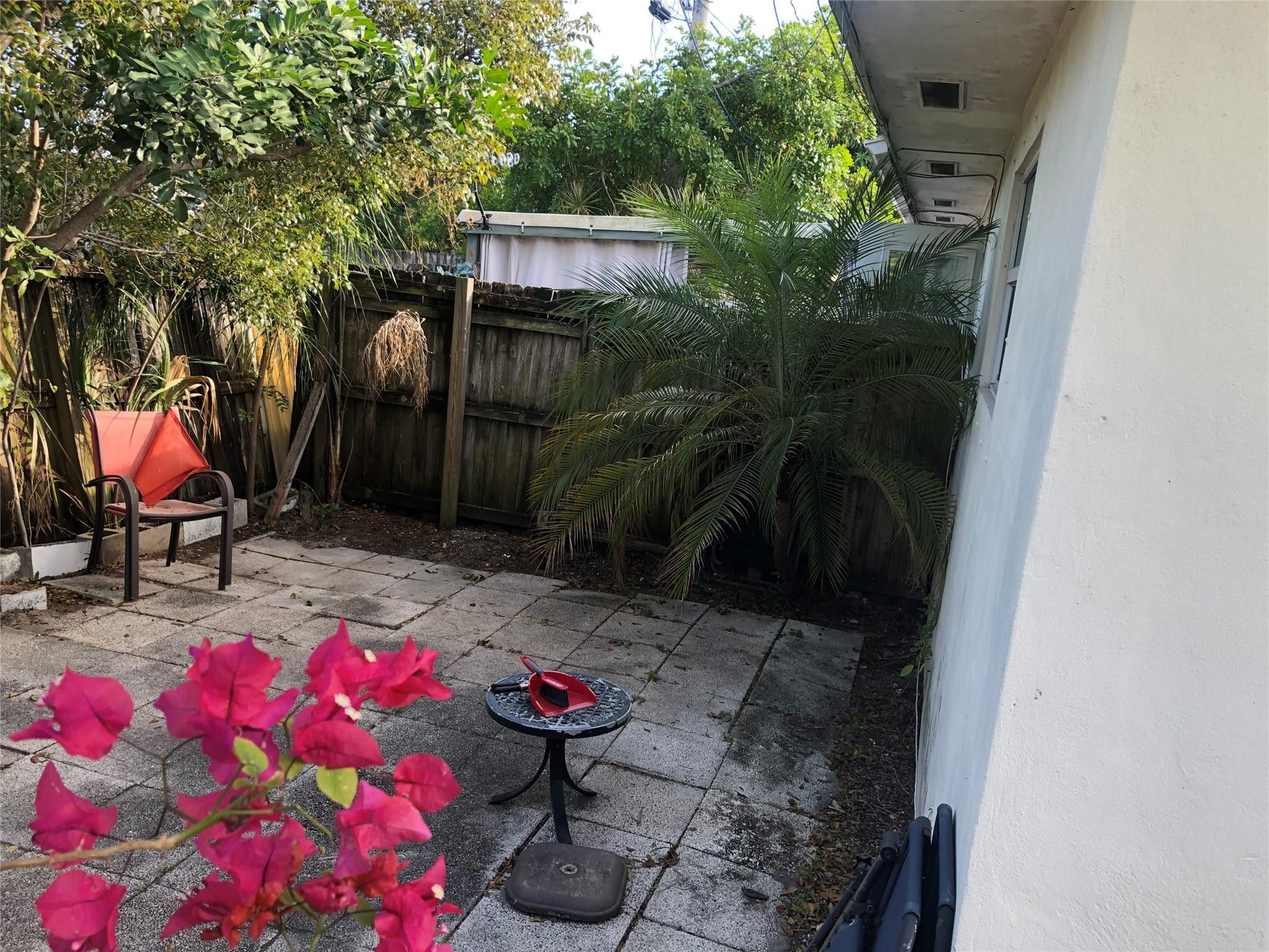 812 Ne 15 Avenue Property Photo 23