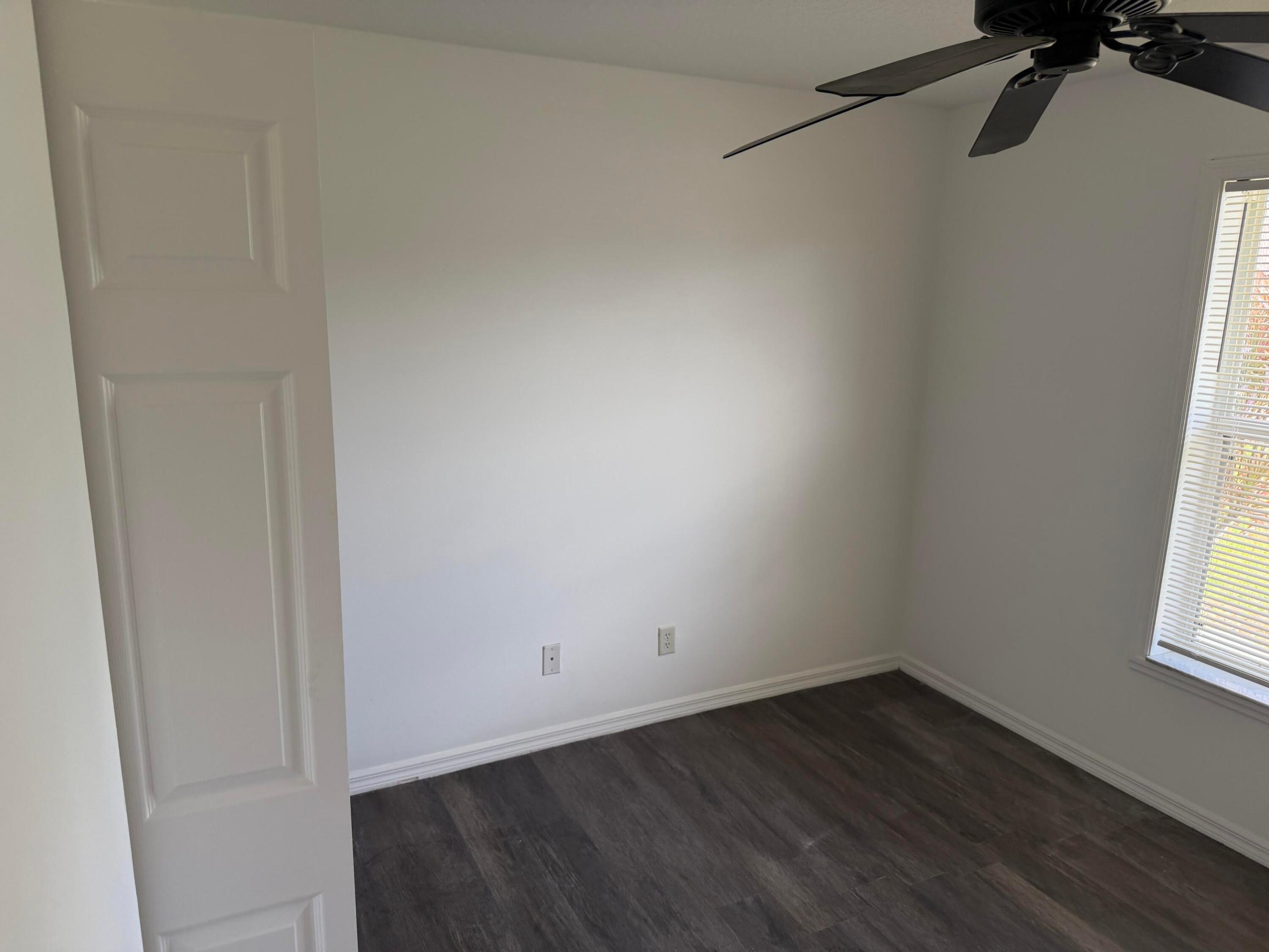 1874 Sw Capehart Avenue Property Photo 4