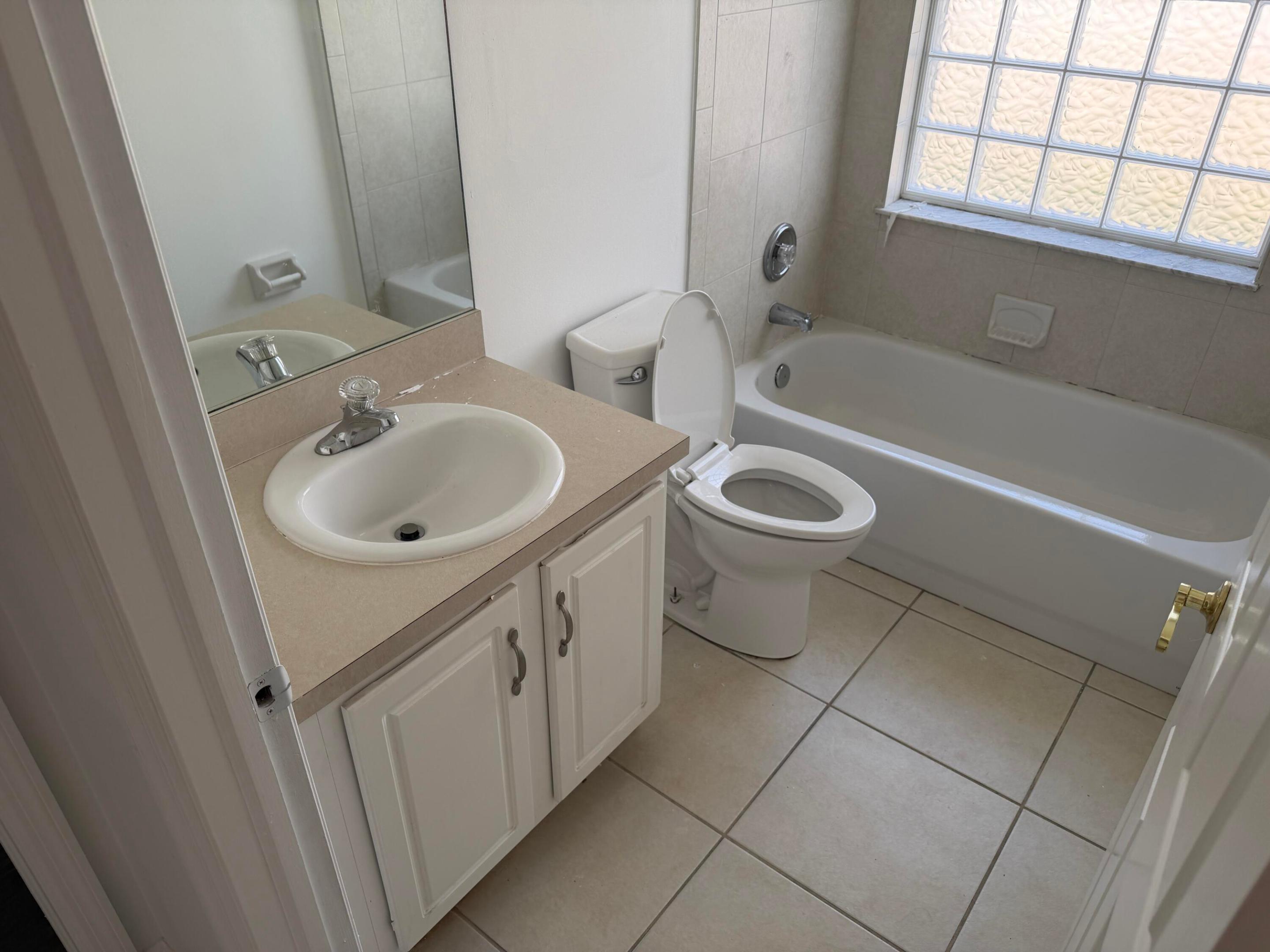 1874 Sw Capehart Avenue Property Photo 6