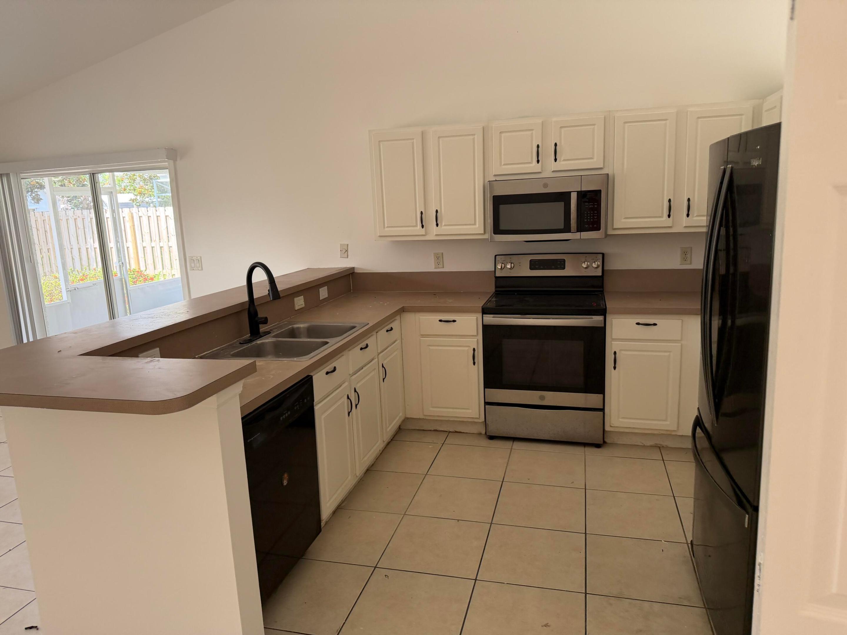 1874 Sw Capehart Avenue Property Photo 13