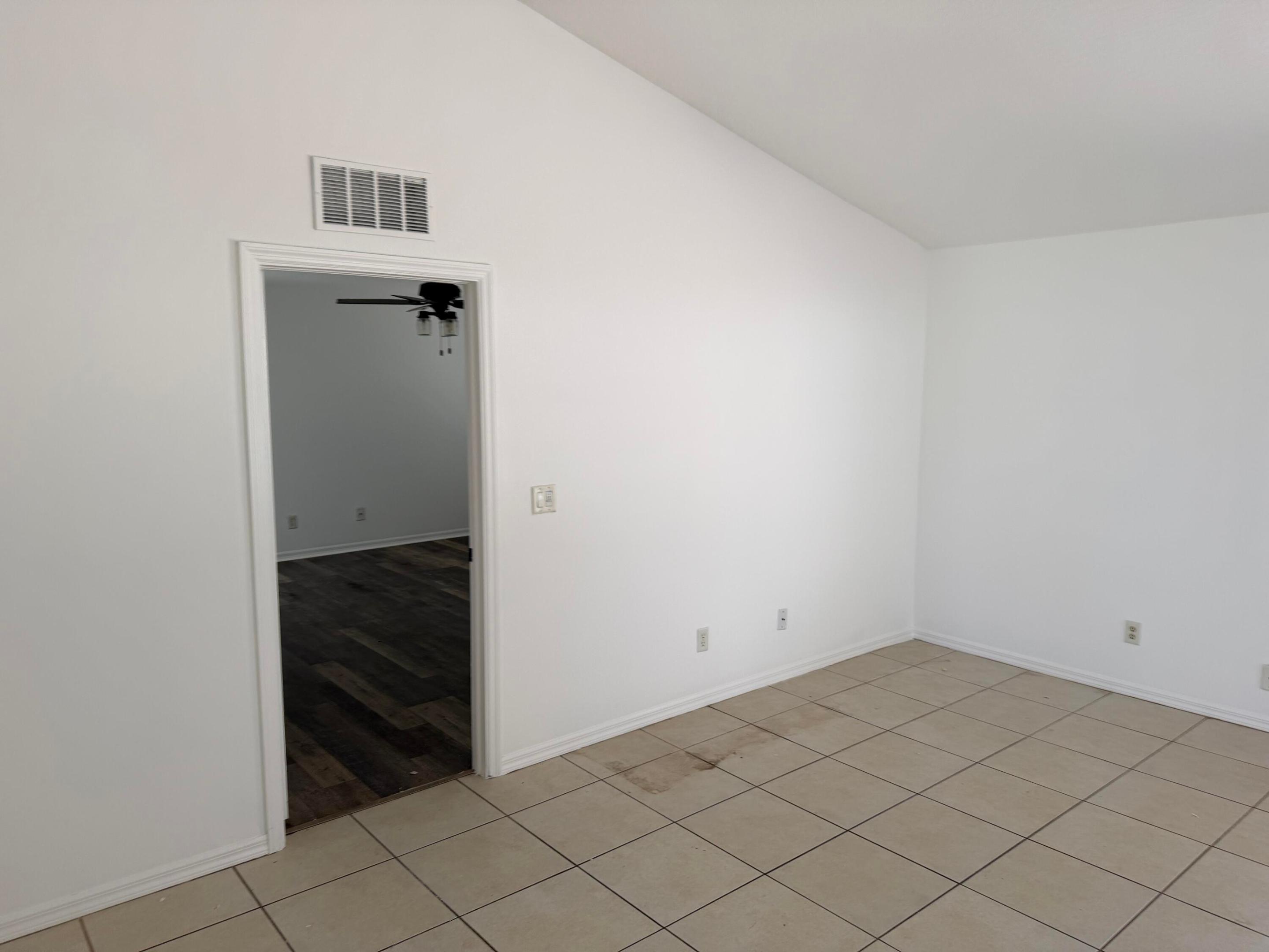 1874 Sw Capehart Avenue Property Photo 15