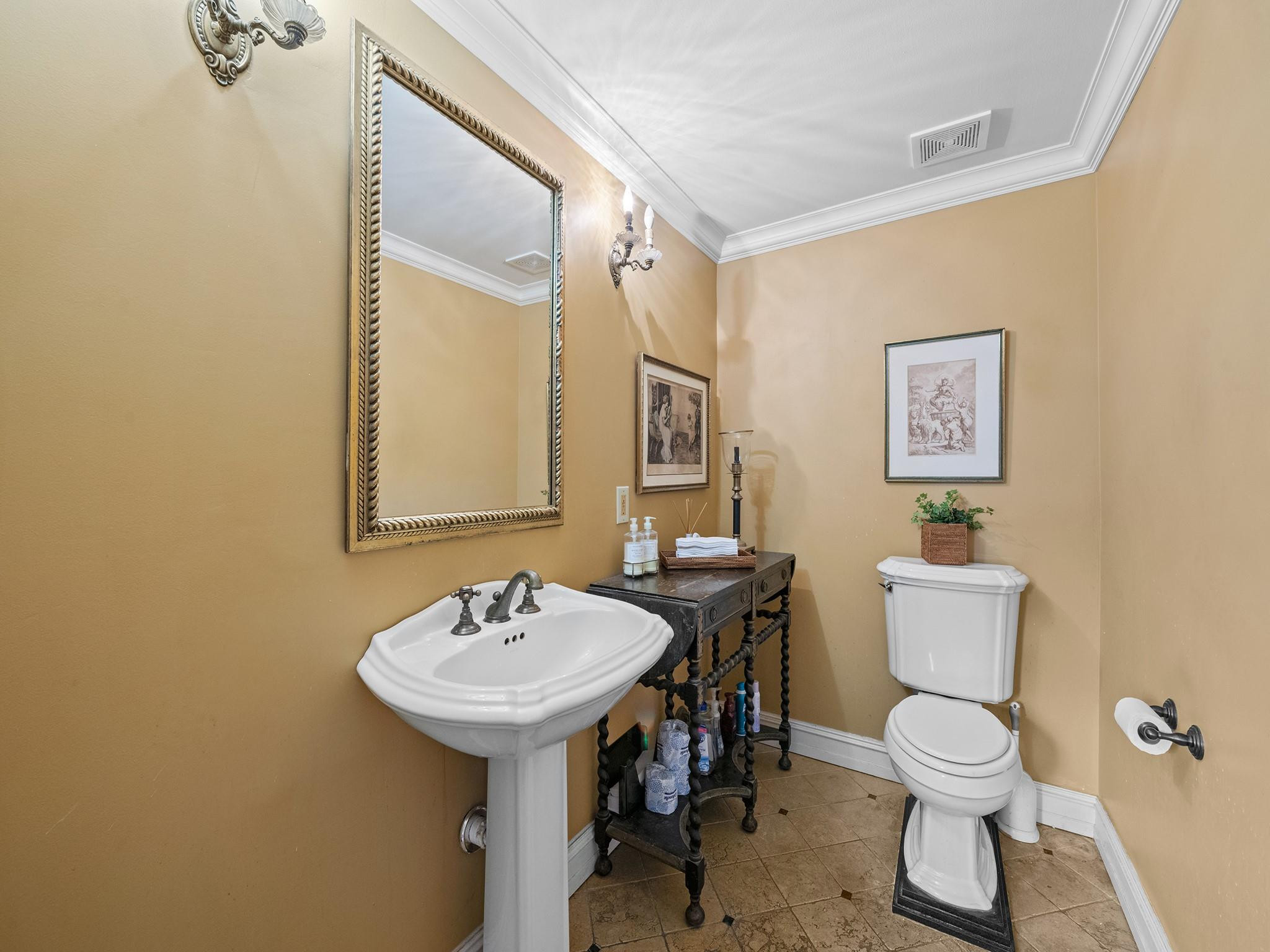 1313 S Andrews Avenue Property Photo 19