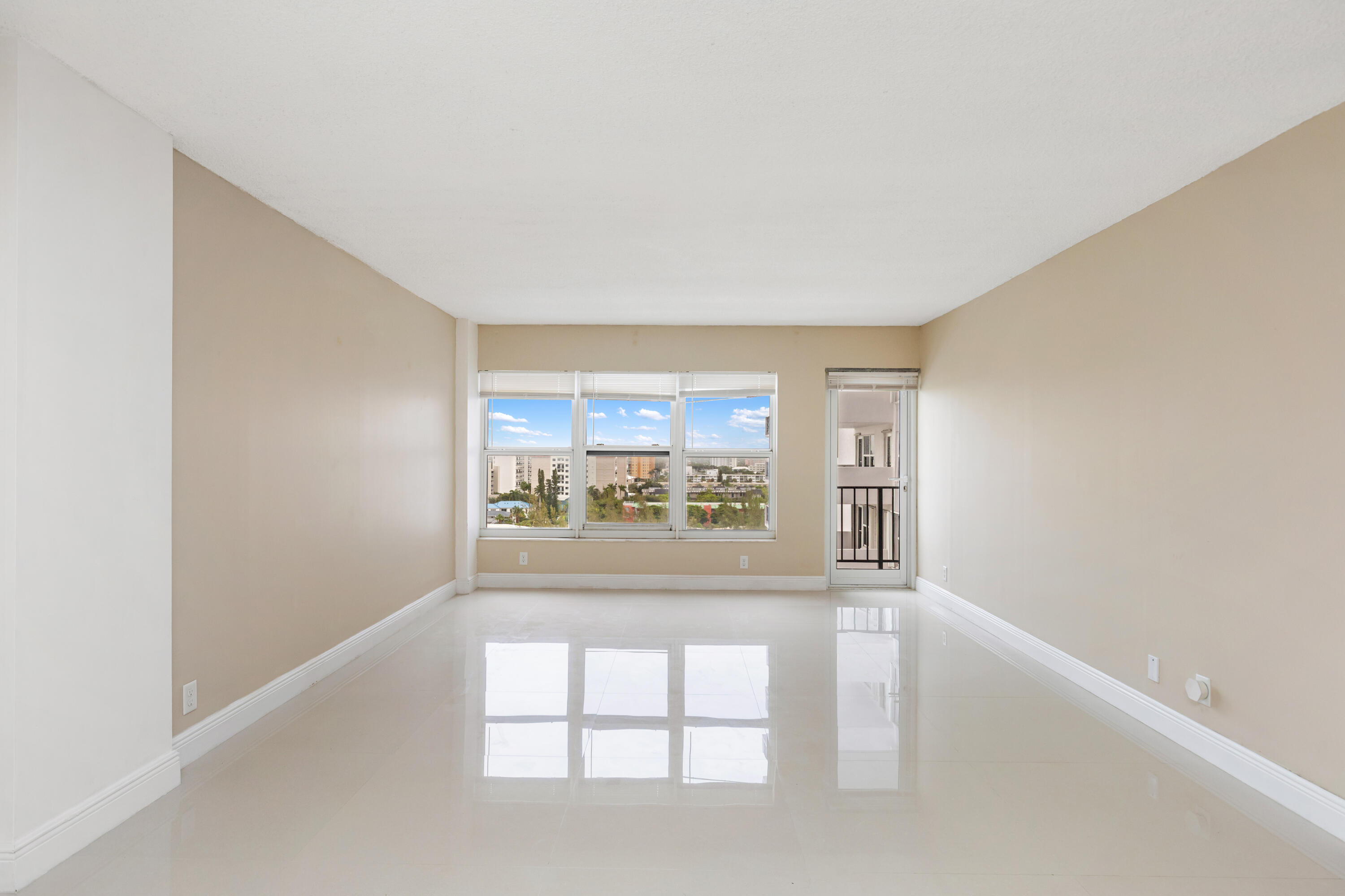 405 N Ocean Boulevard 1123 Property Photo 17