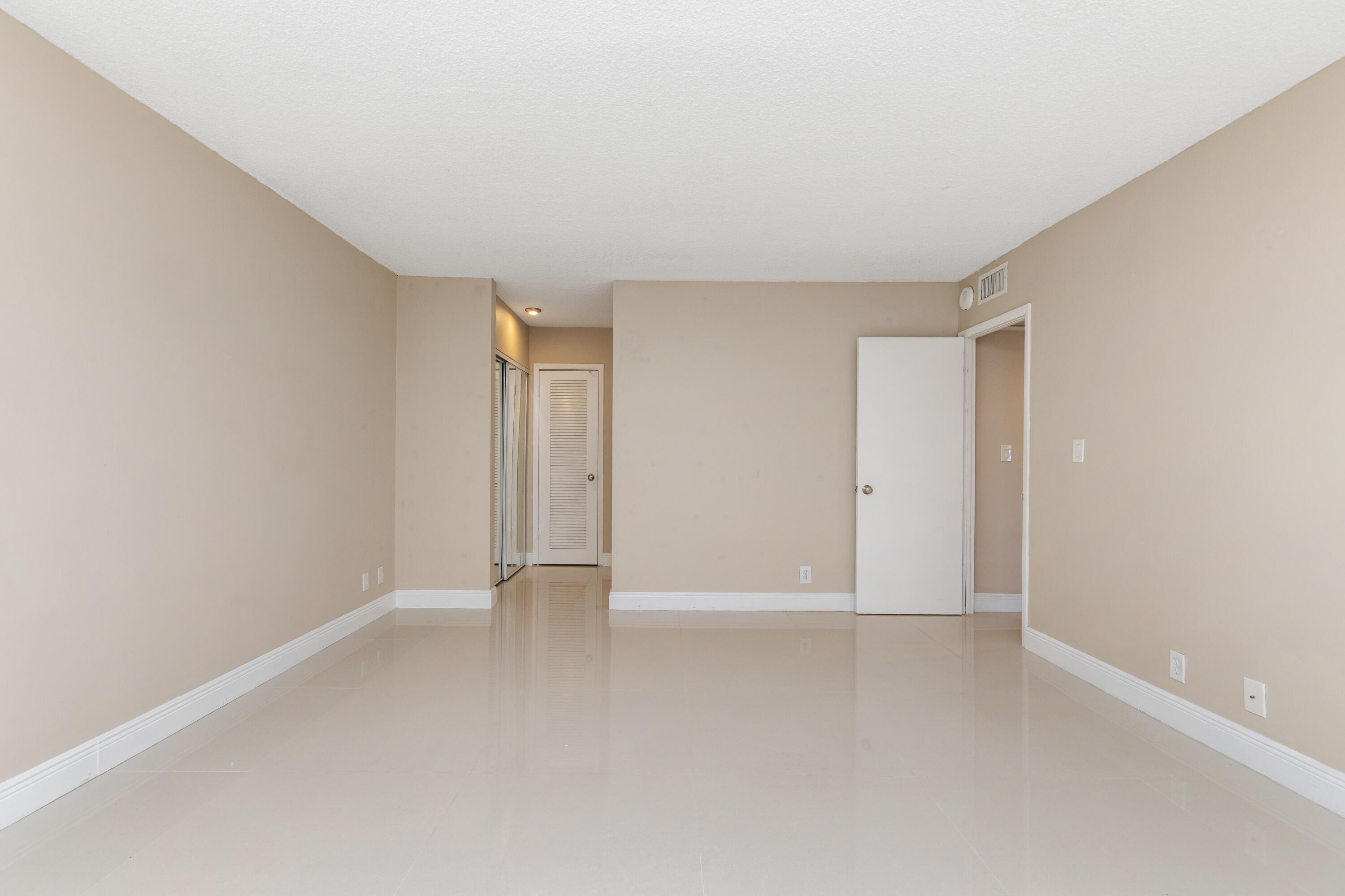 405 N Ocean Boulevard 1123 Property Photo 23