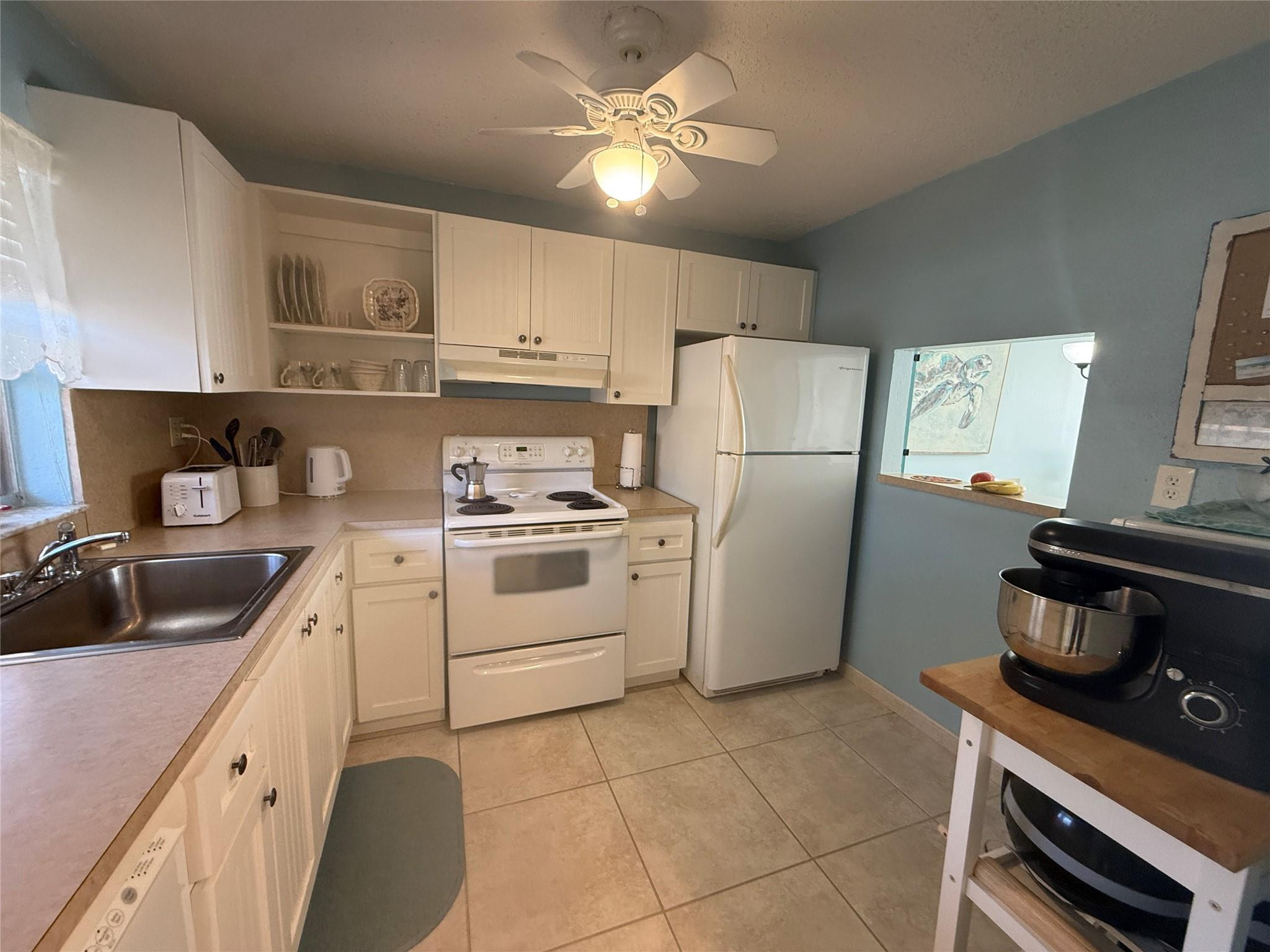 2761 N Pine Island Road 204 Property Photo 7