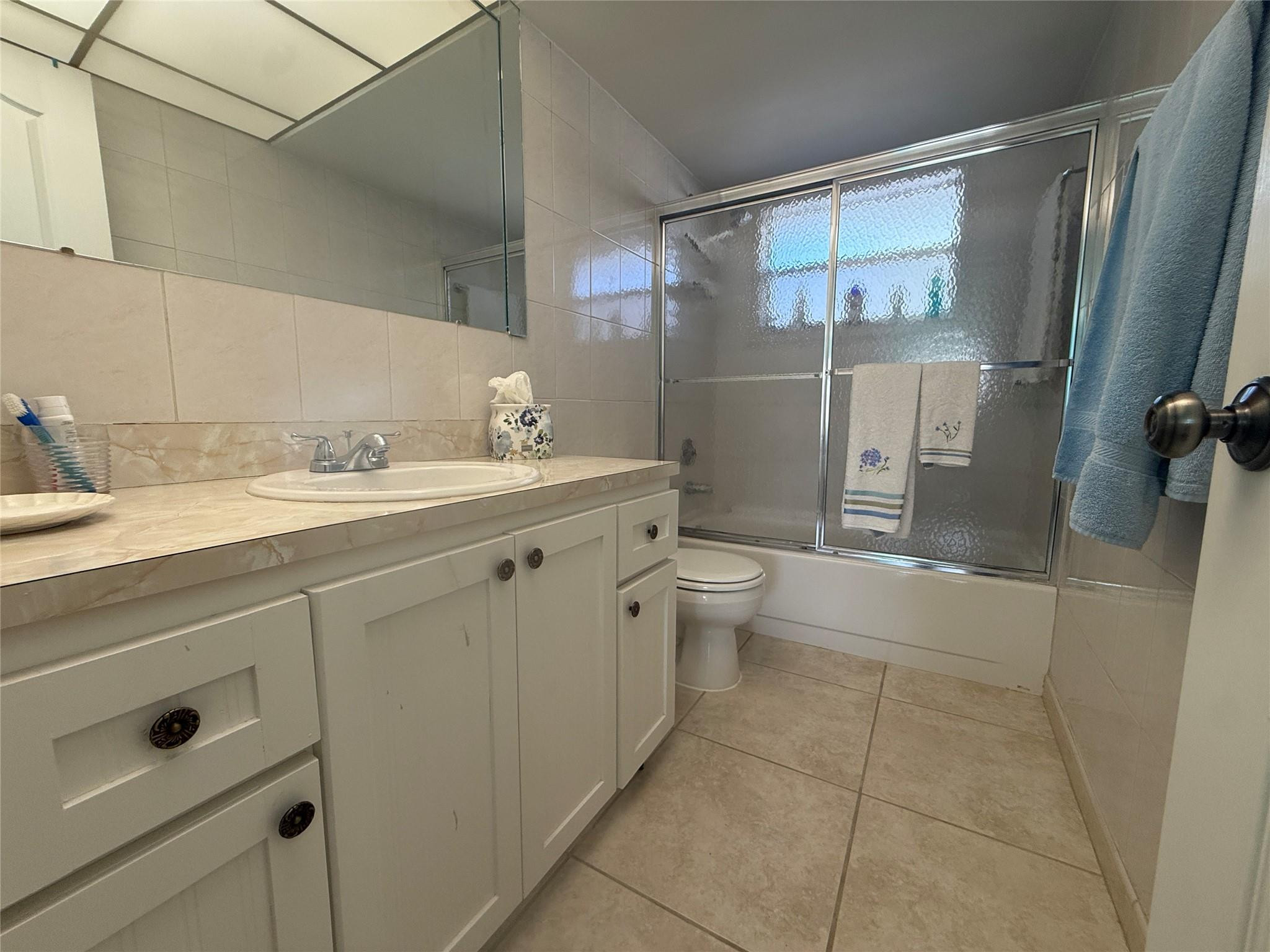 2761 N Pine Island Road 204 Property Photo 17