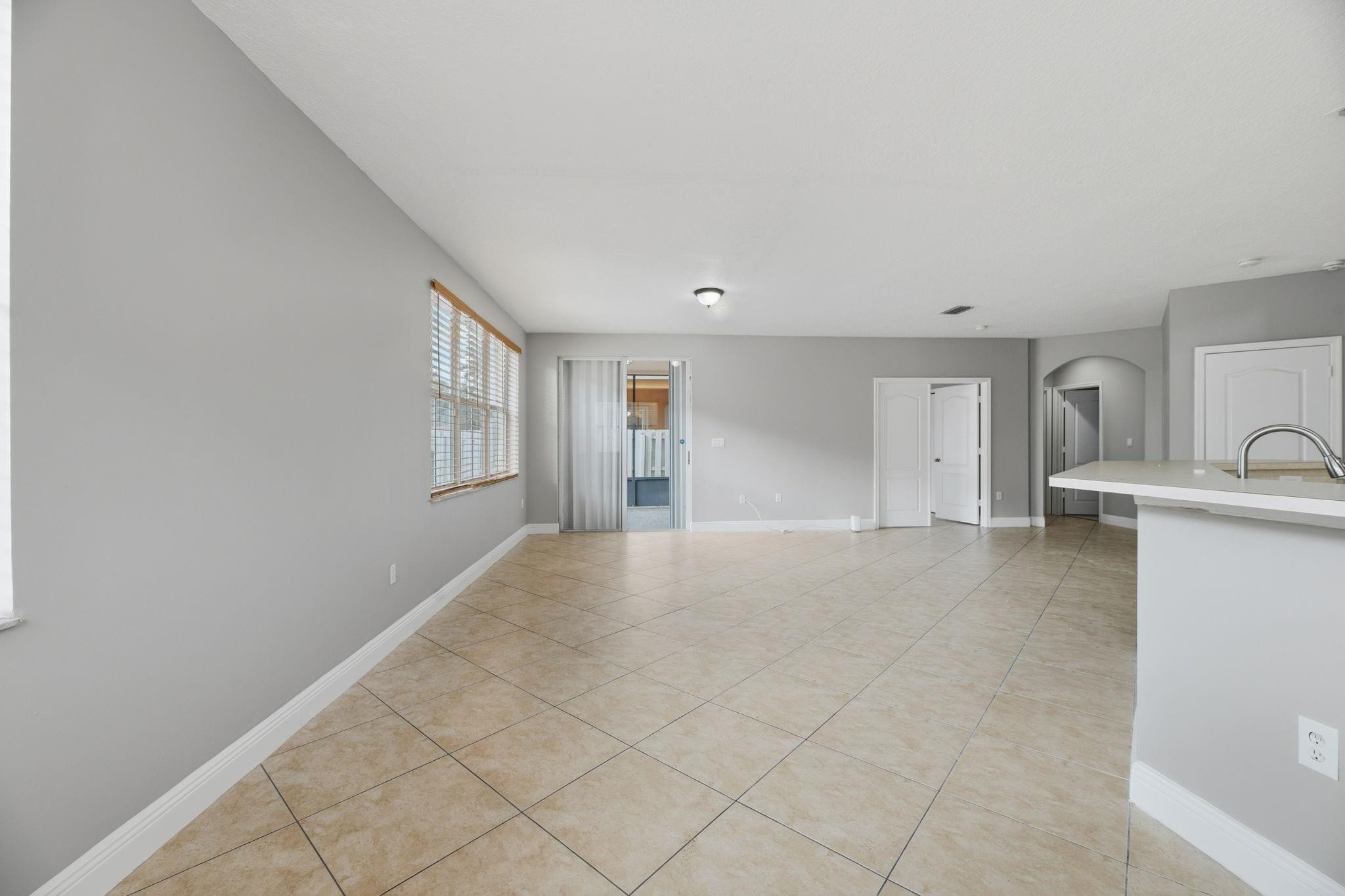 2332 Sw 126th Avenue Property Photo 10
