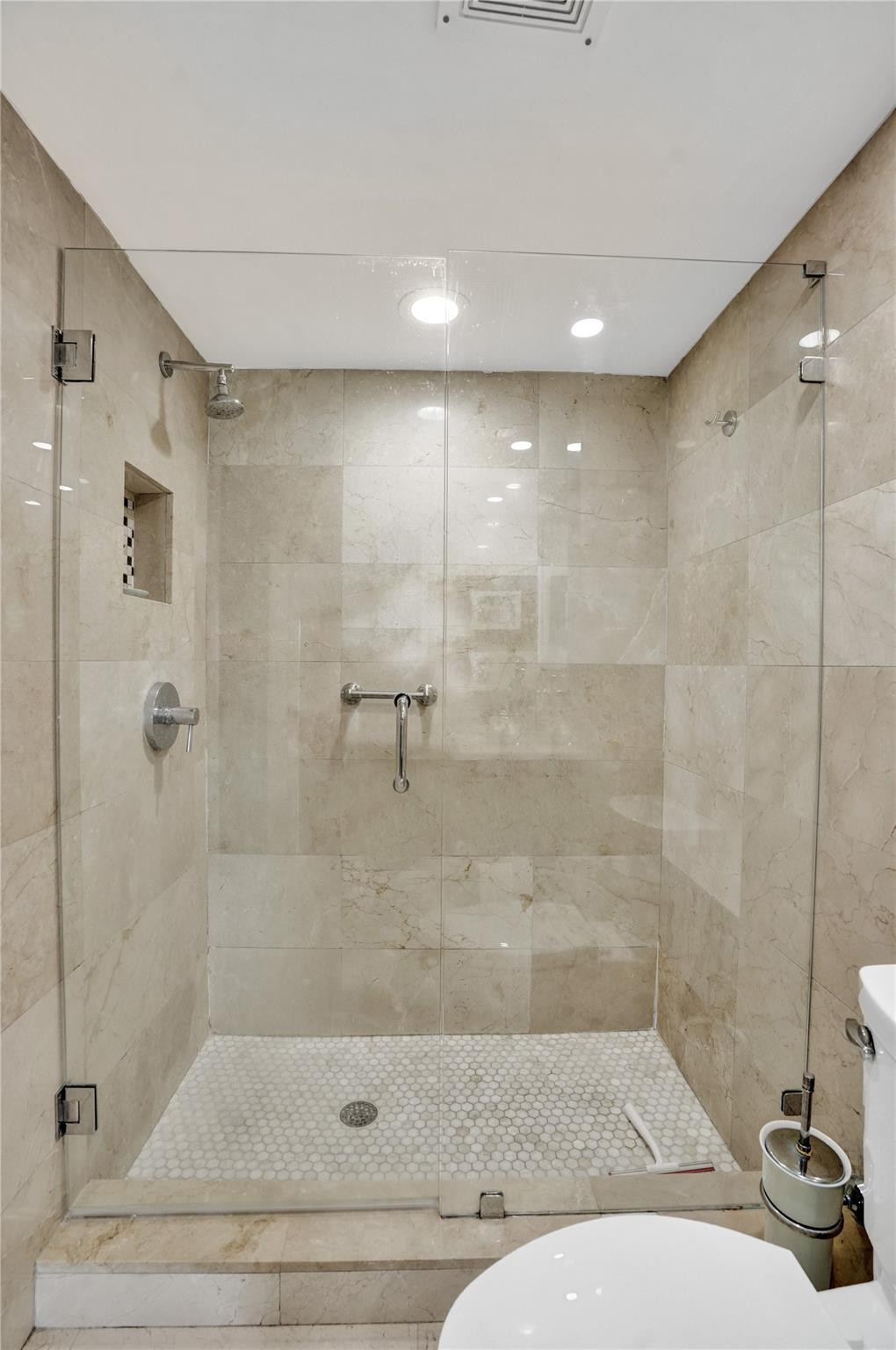 1361 S Ocean Bl 210 Property Photo 44