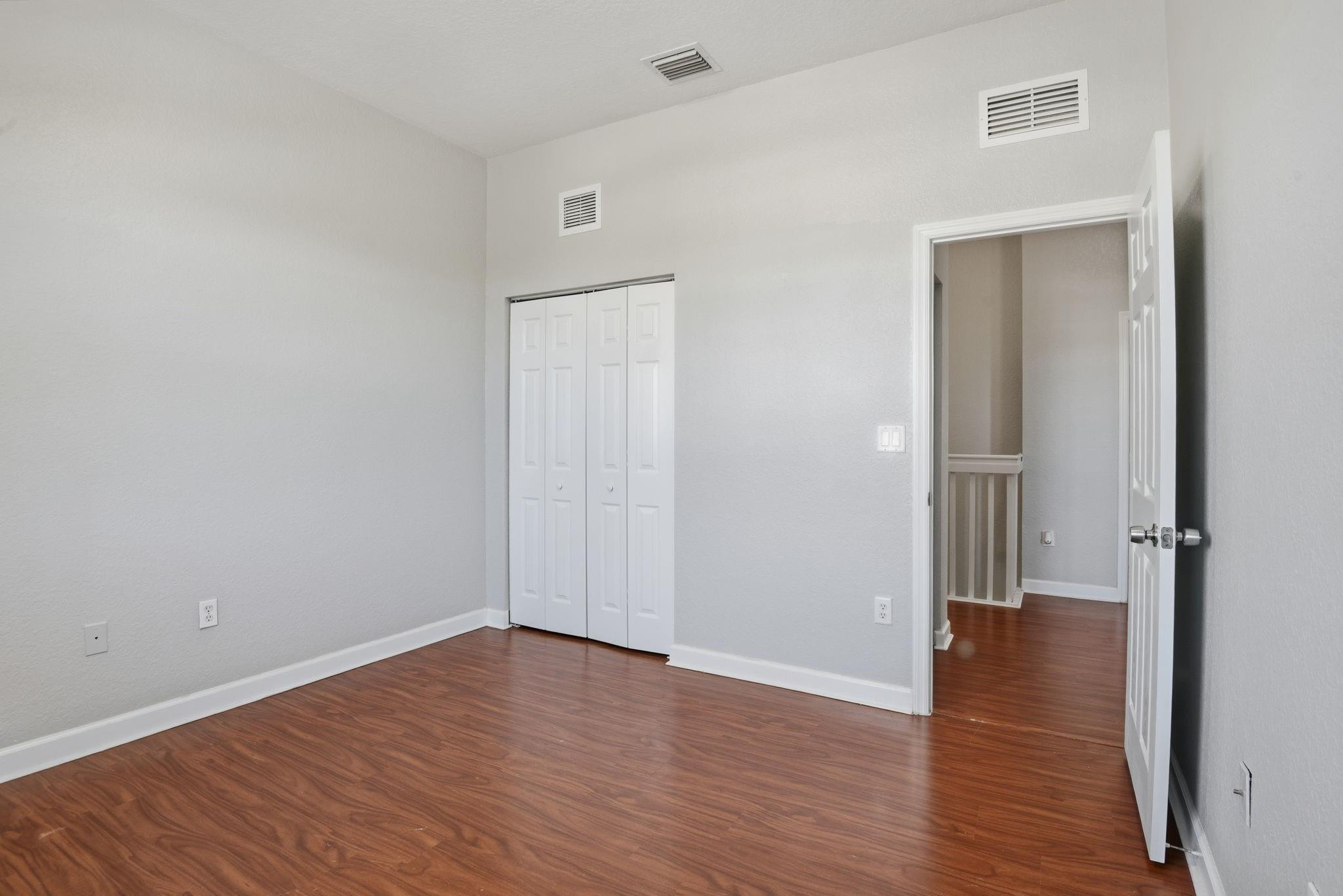 457 Se 37th Place 457 Property Photo 15