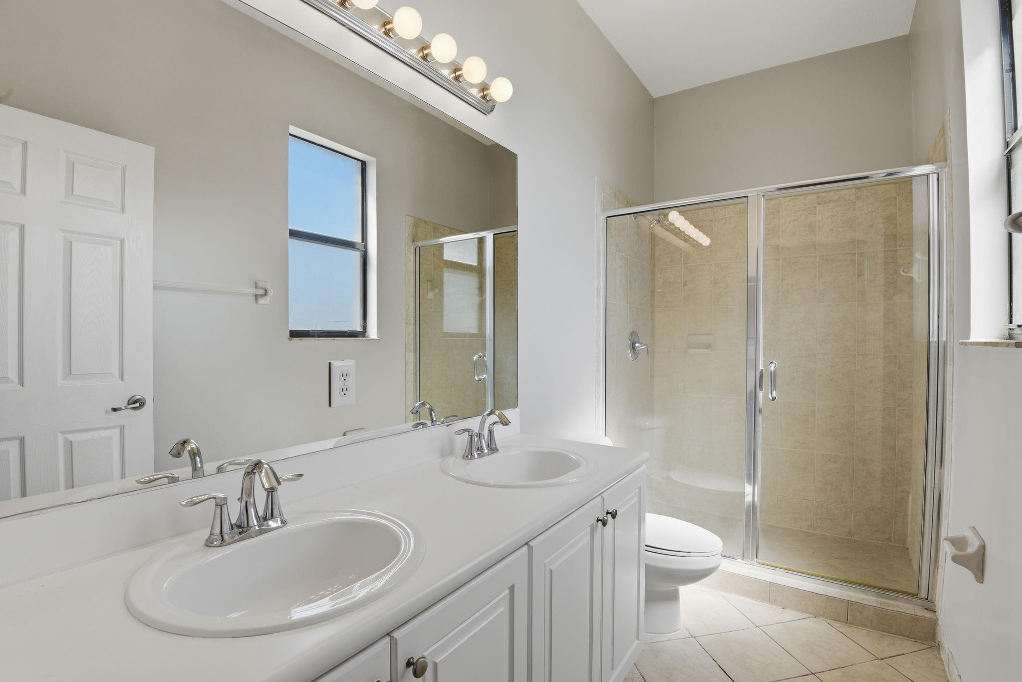 457 Se 37th Place 457 Property Photo 18