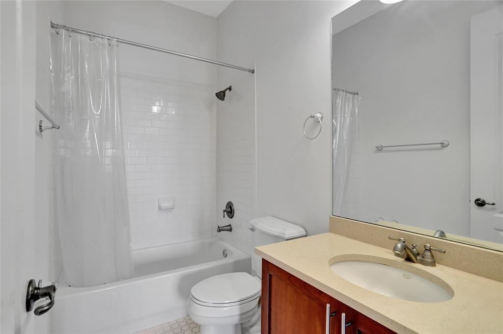 1345 Sw 4th Court Property Photo 4