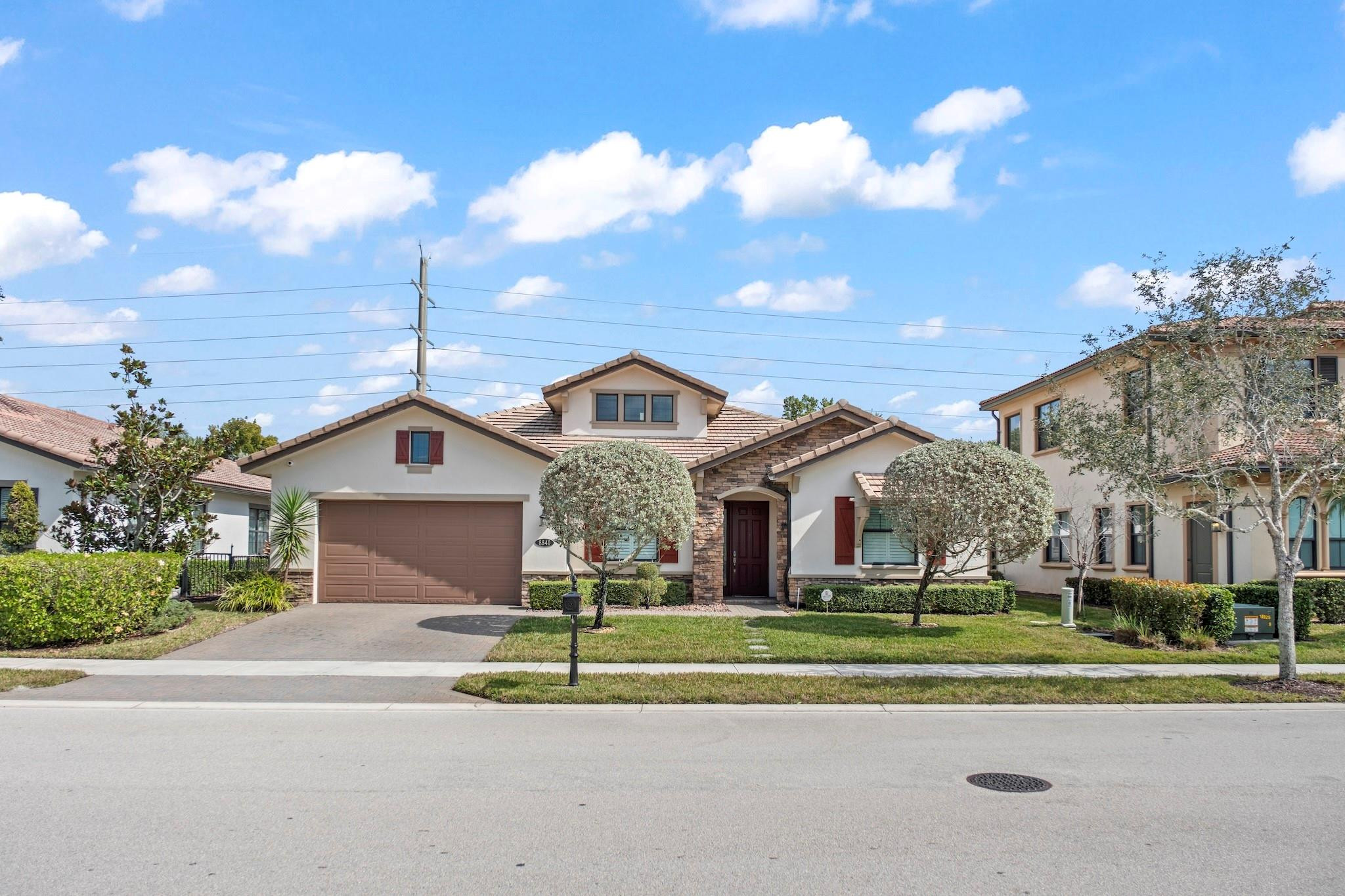 8840 Watercrest Cir Circle E Property Photo 2