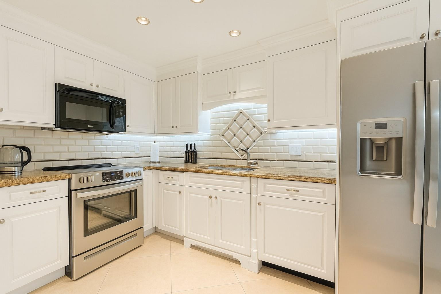 3460 S Ocean Boulevard 608 Property Photo 8