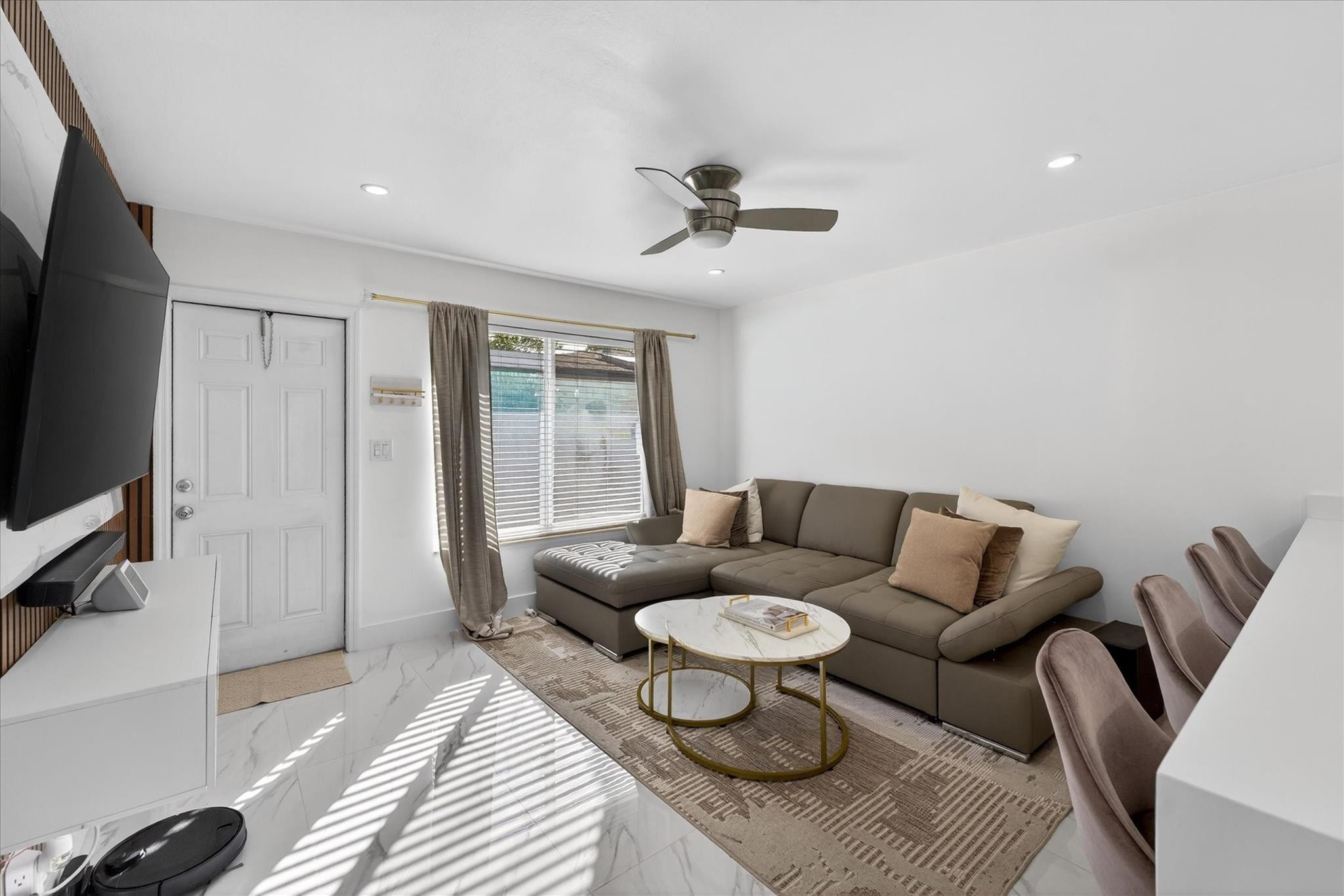 883 Ne 33rd Street Property Photo 3