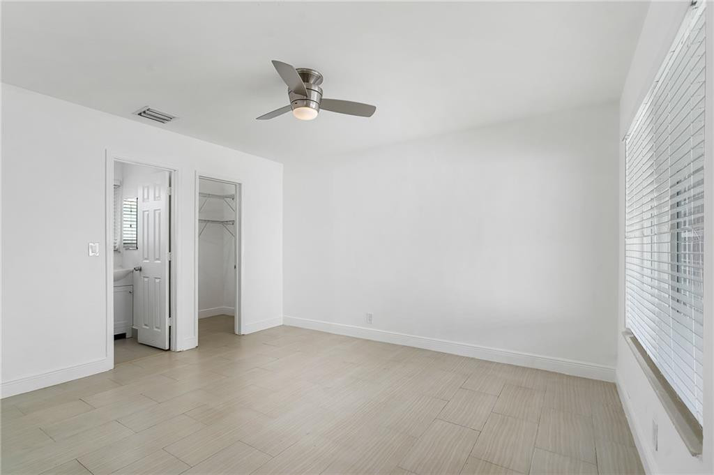 883 Ne 33rd Street Property Photo 11