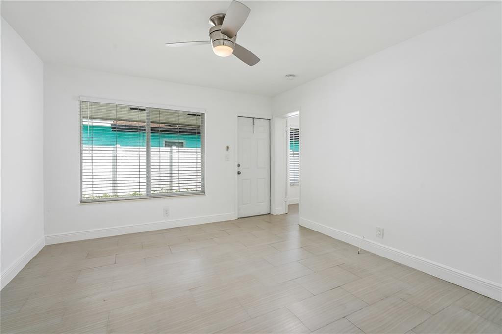 883 Ne 33rd Street Property Photo 13