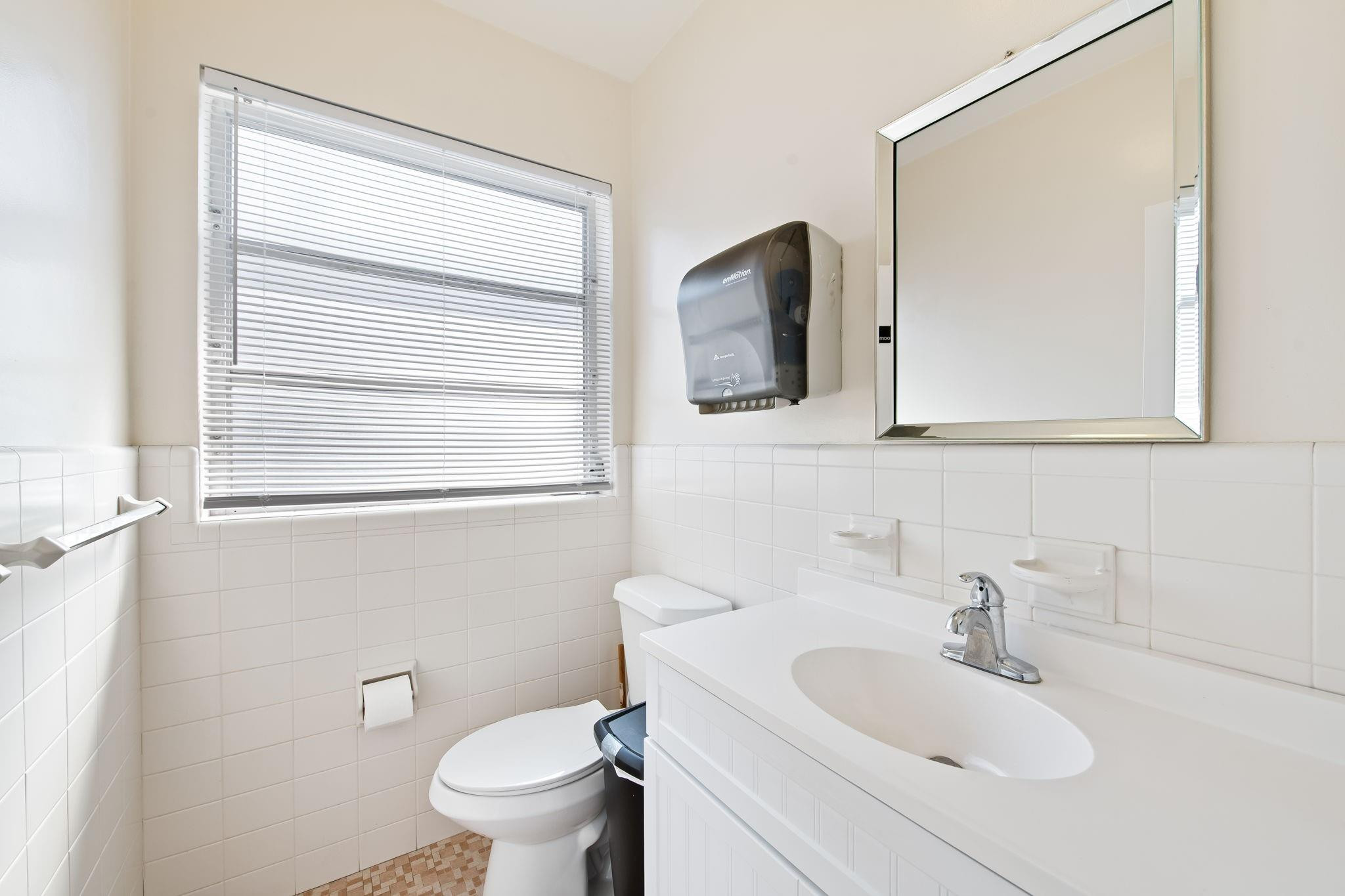 1130 Bayview Drive Property Photo 28
