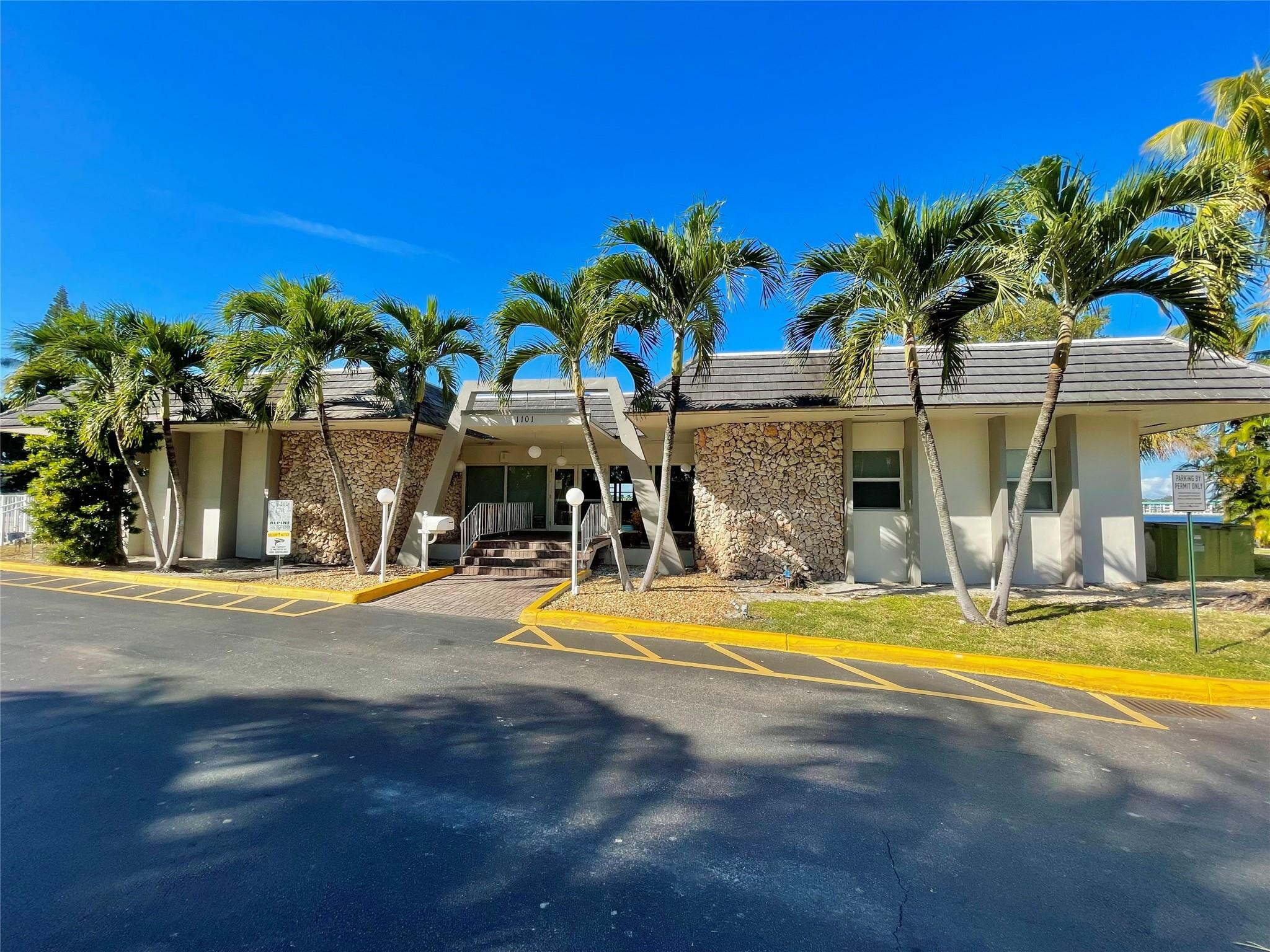 1175 Ne Miami Gardens Drive 405 Property Photo 33