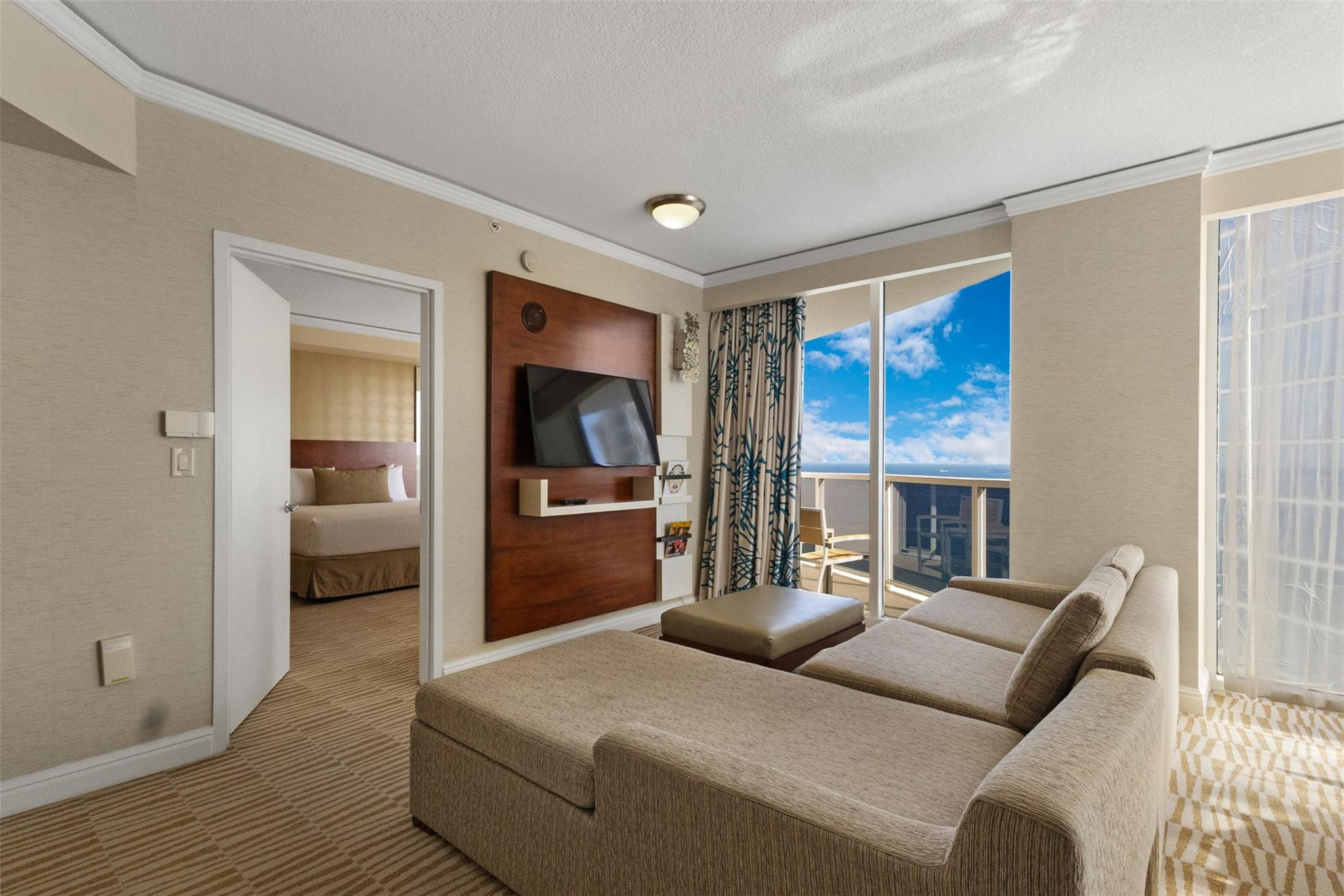 18001 Collins Avenue Property Photo 15