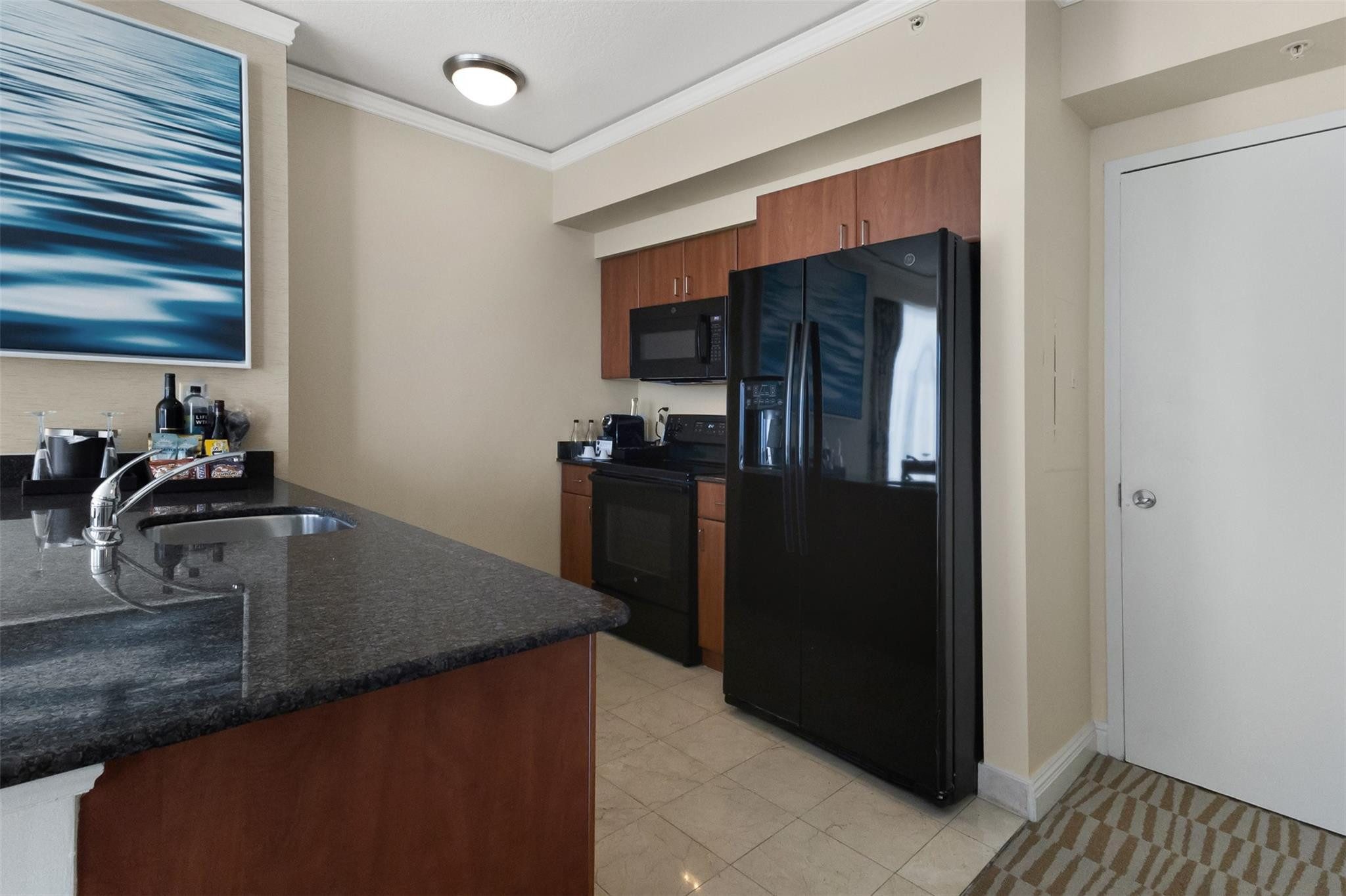 18001 Collins Avenue Property Photo 19