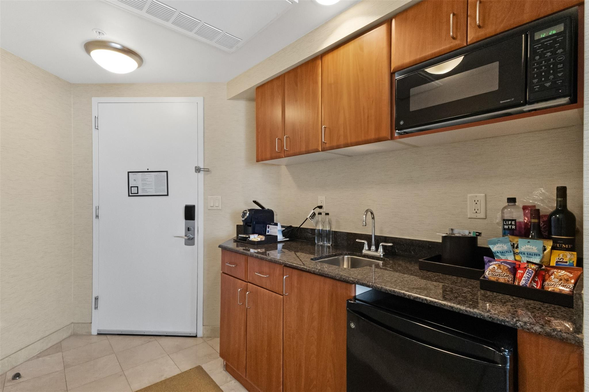 18001 Collins Avenue Property Photo 34