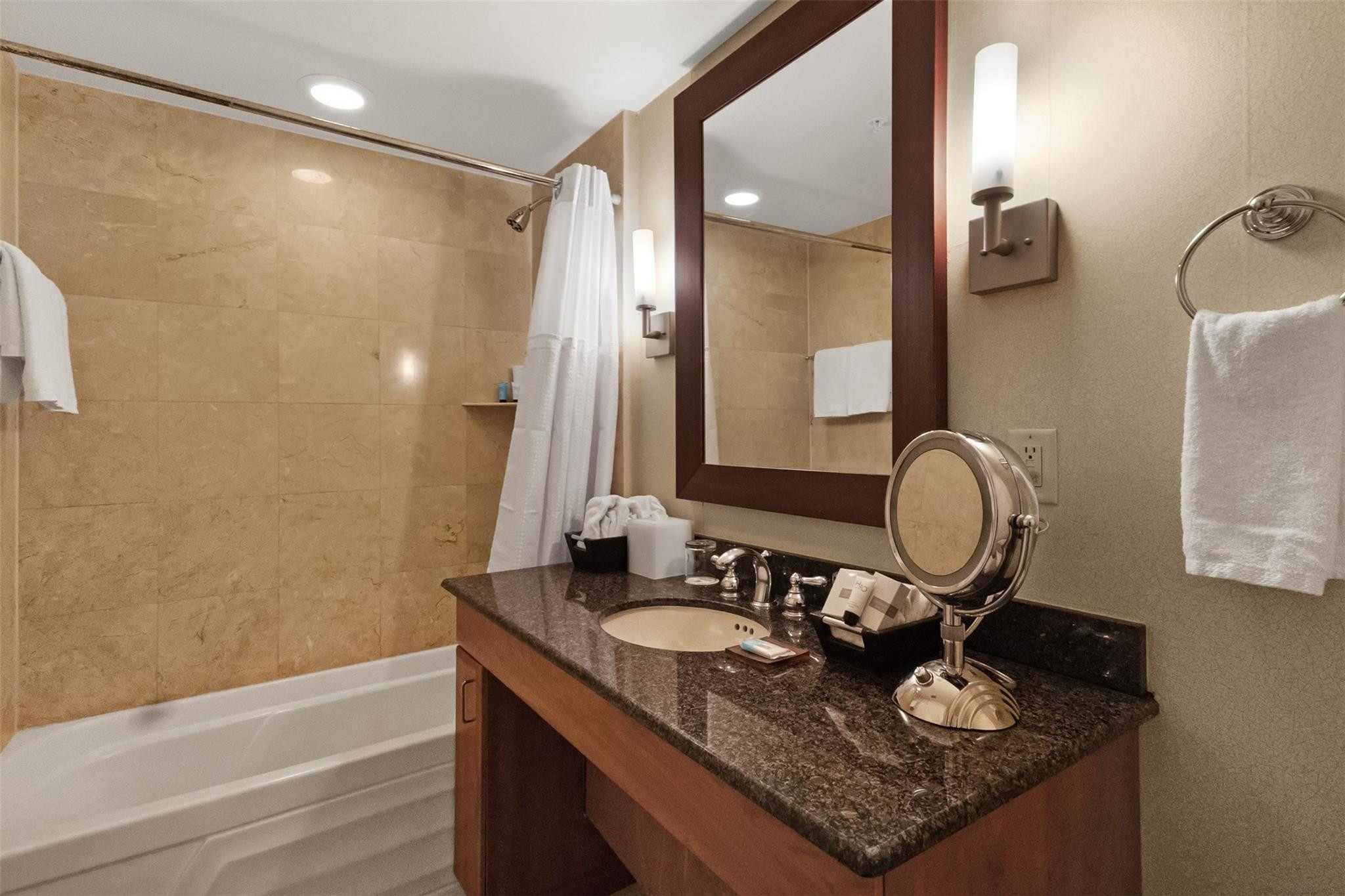 18001 Collins Avenue Property Photo 49