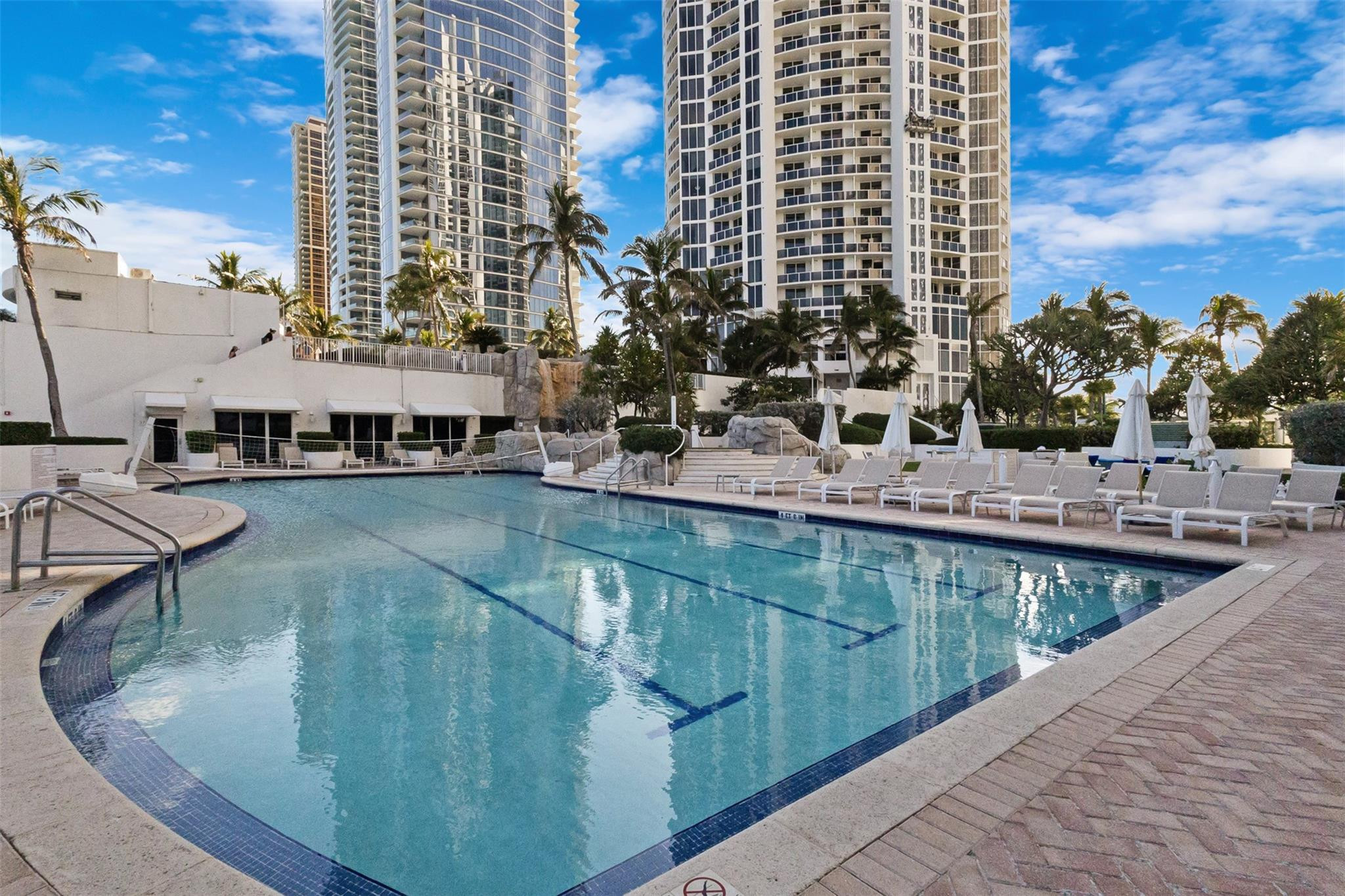18001 Collins Avenue Property Photo 86
