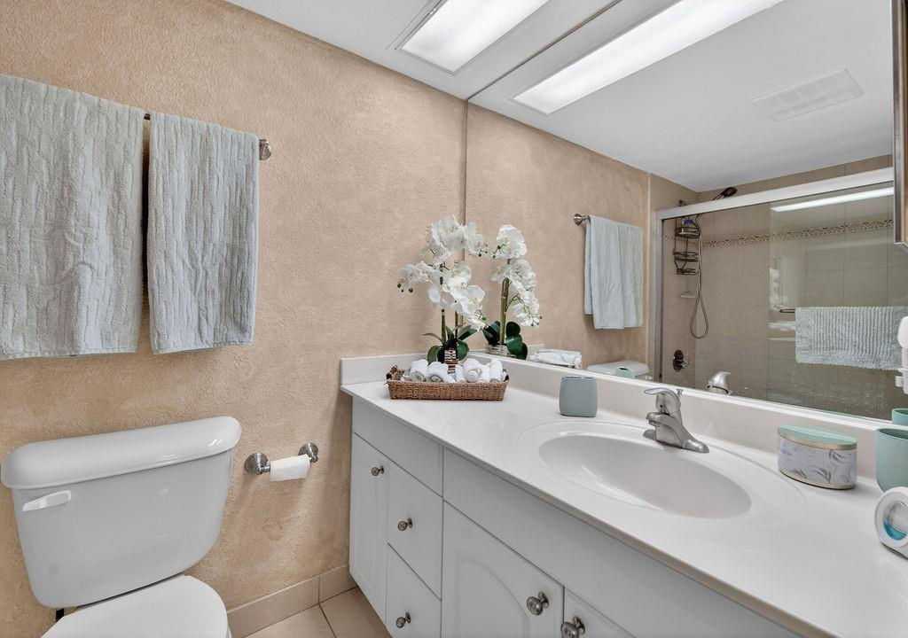 575 Oaks Lane 1002 Property Photo 17